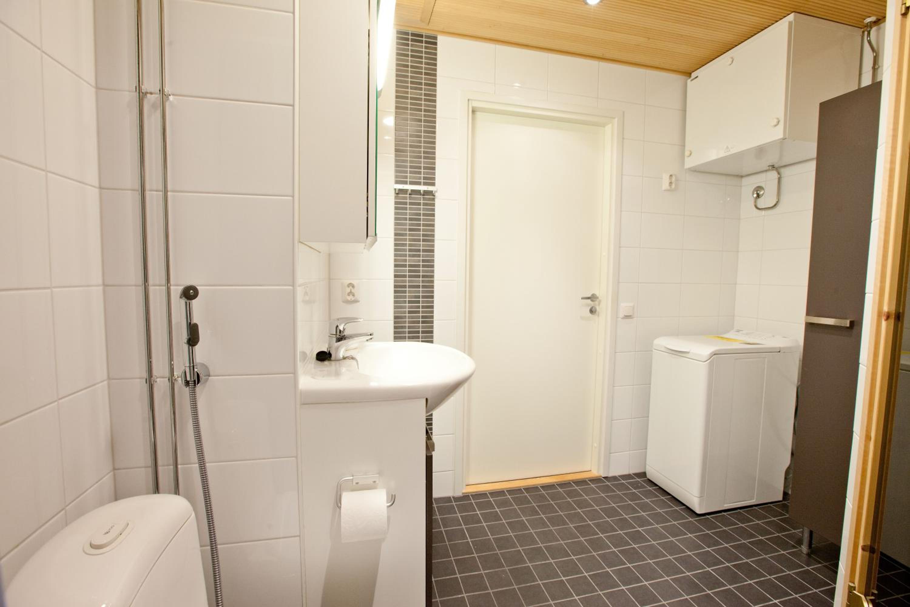 Studio Apartment - Photo 11