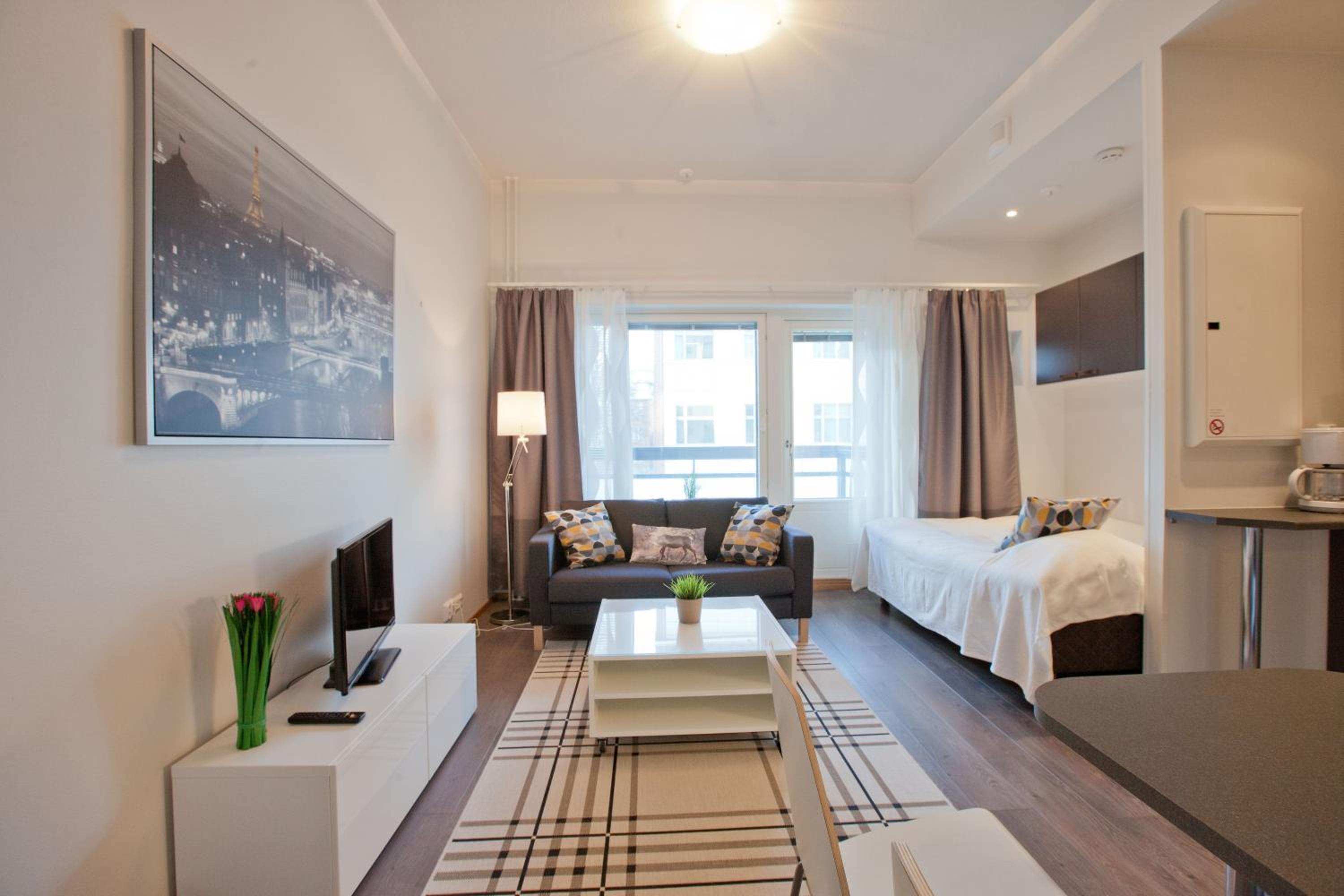 Studio Apartment - Photo 6