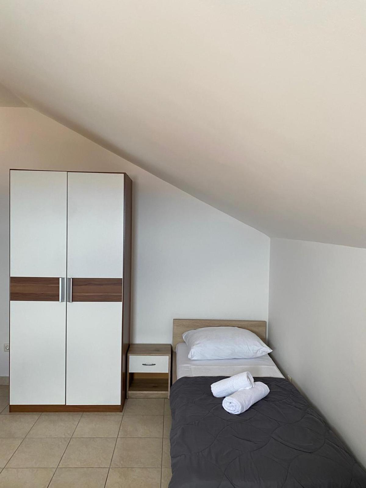 Three-Bedroom Apartment photo 2