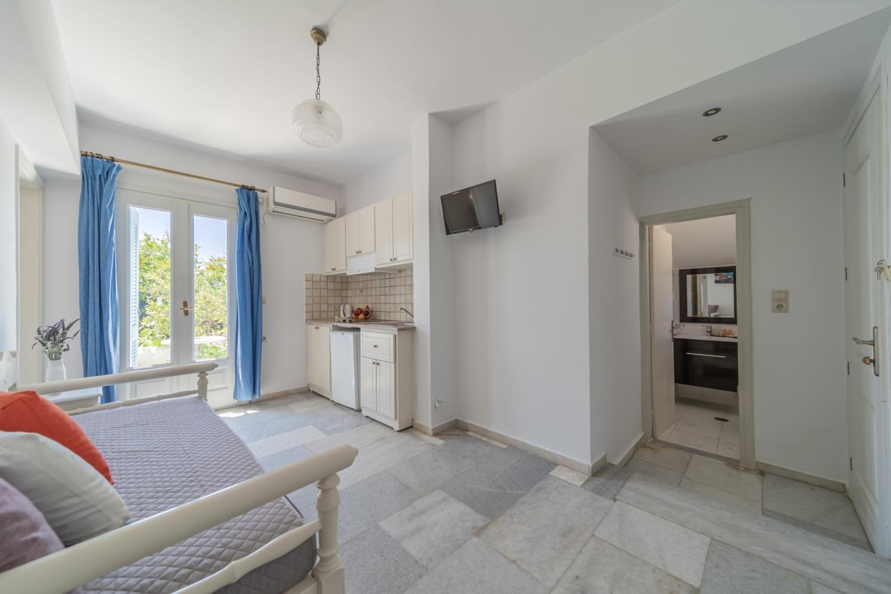 Apartment (4 Adults)