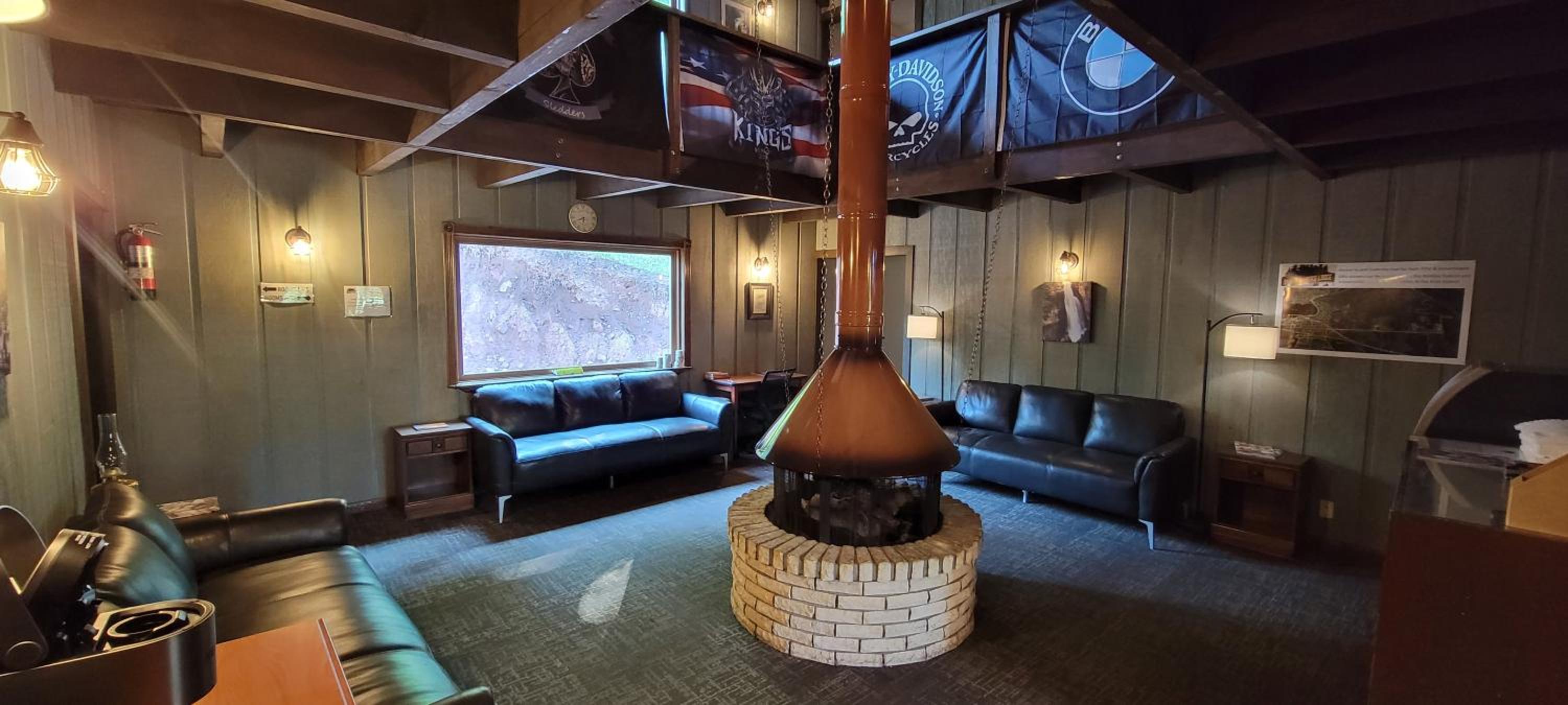 Deluxe King Room - Photo 22