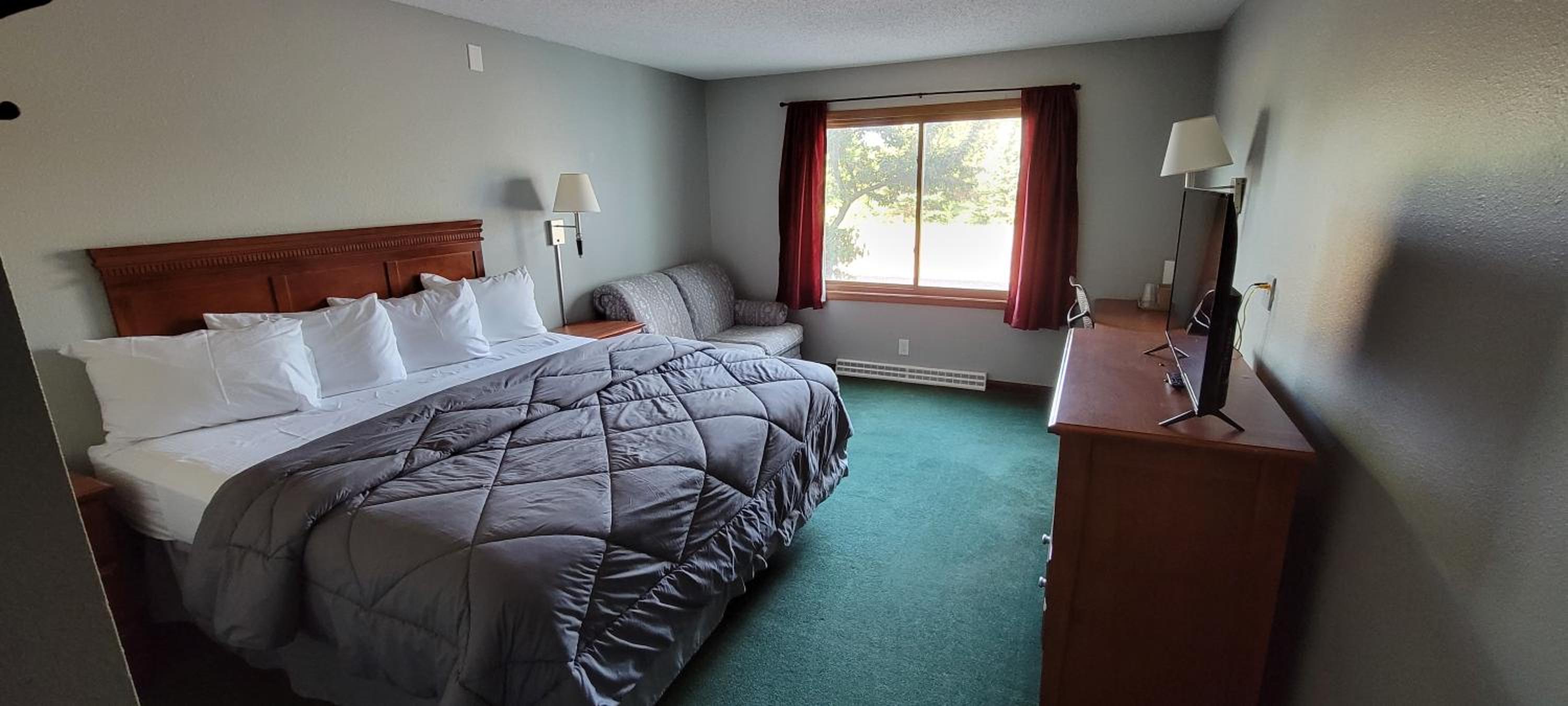 Deluxe King Room - Photo 1
