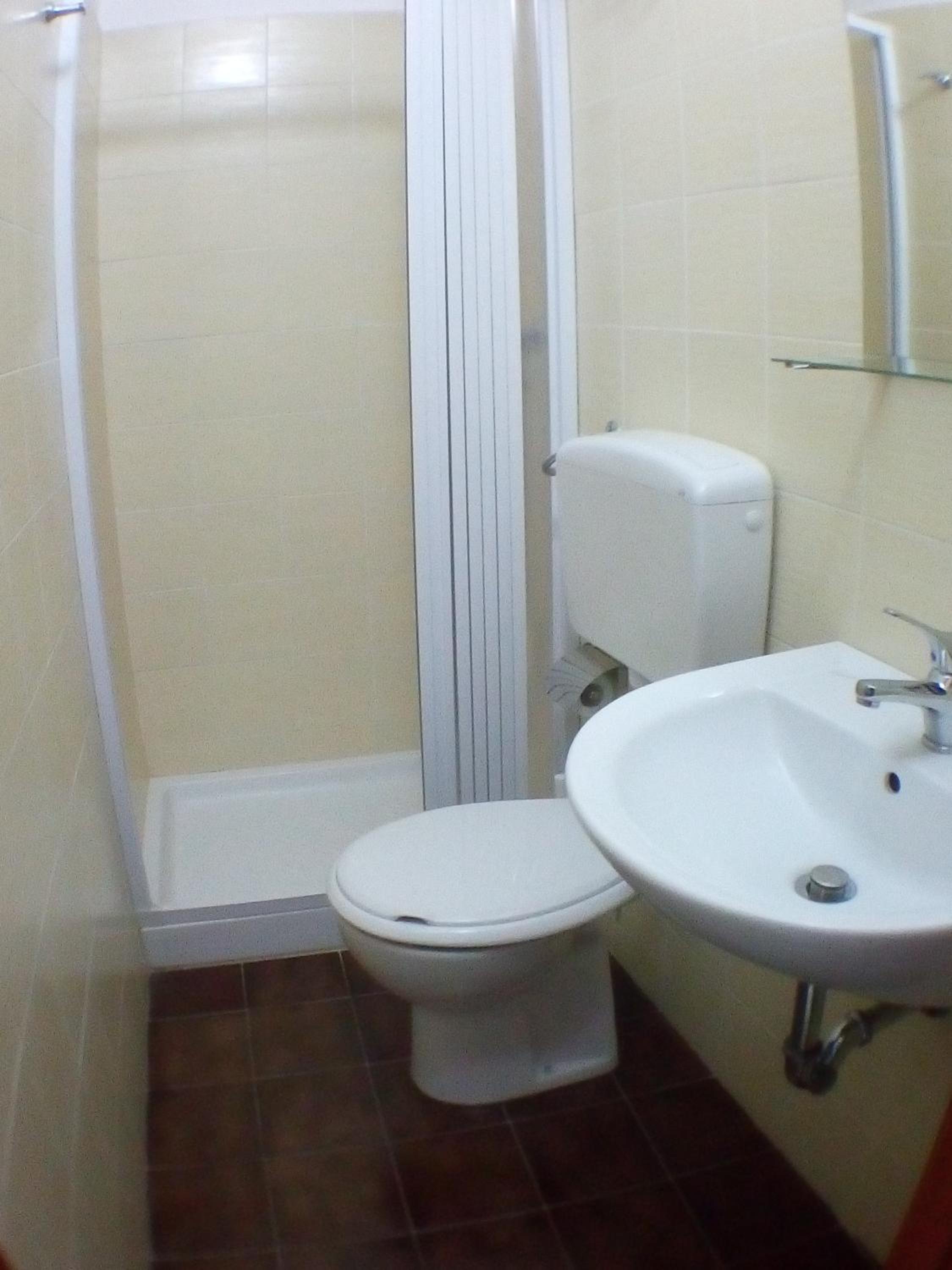 Double Room - Photo 7