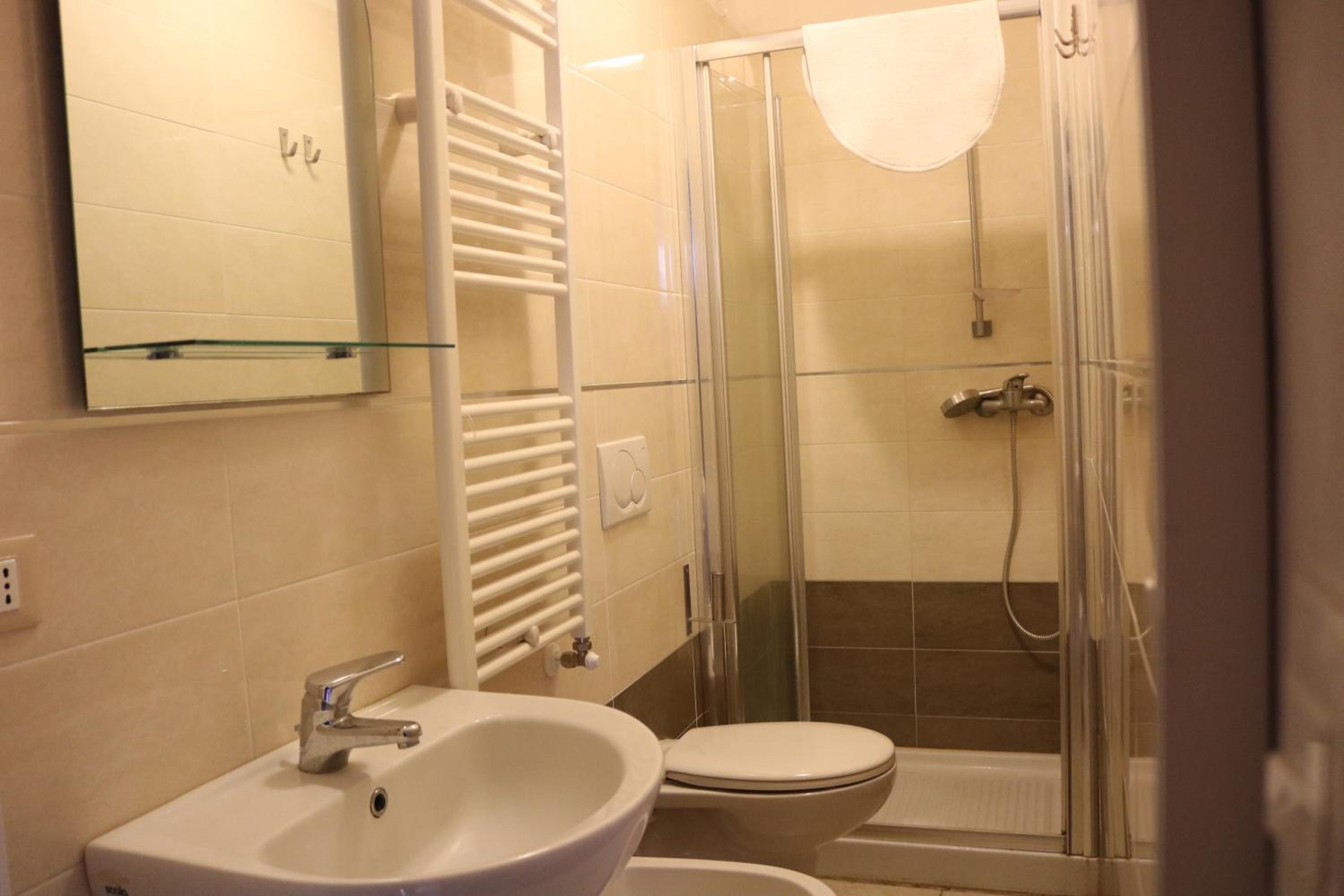Double or Twin Room photo 3
