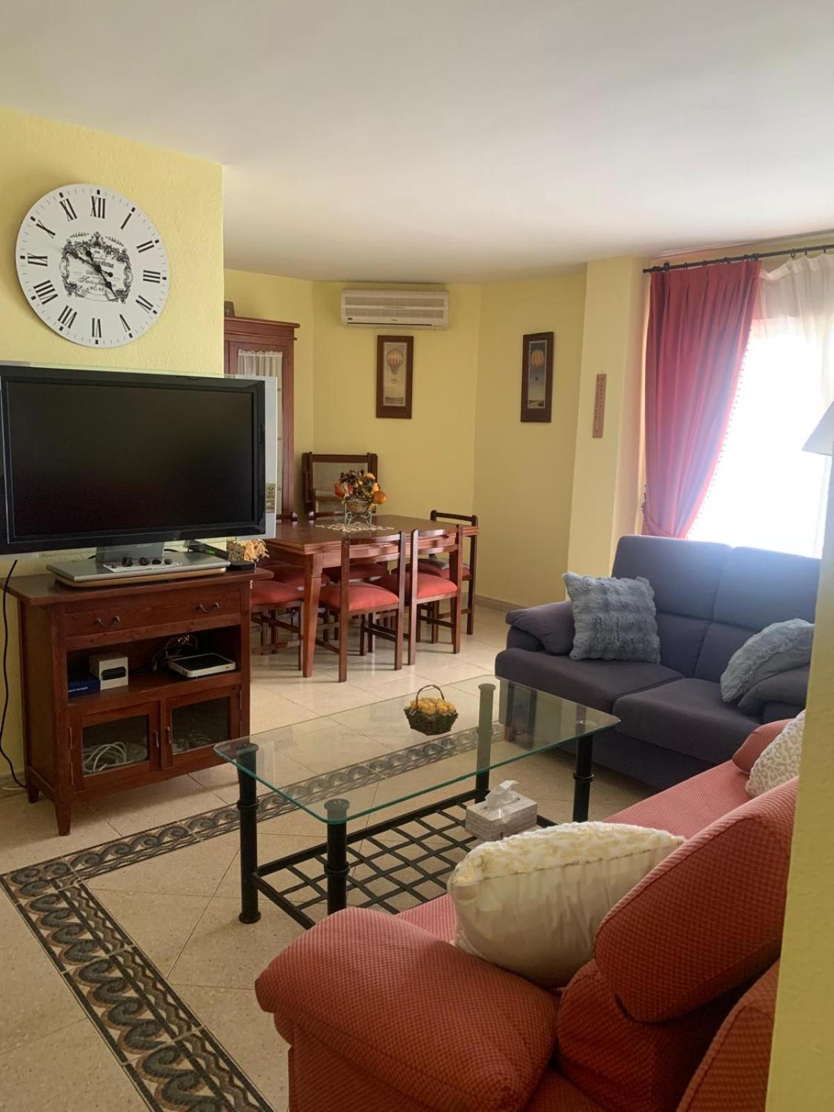 Apartamento de dos habitaciones con balcón y terraza