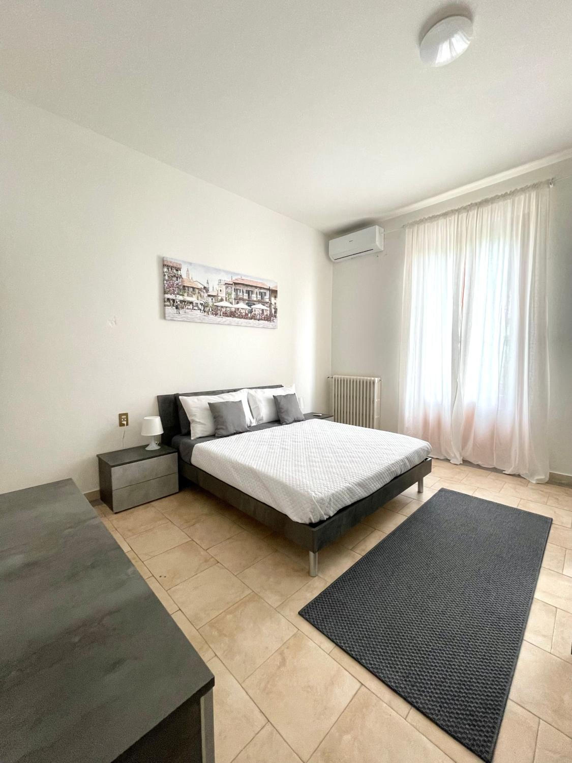 Three-Bedroom Apartment with View photo 1