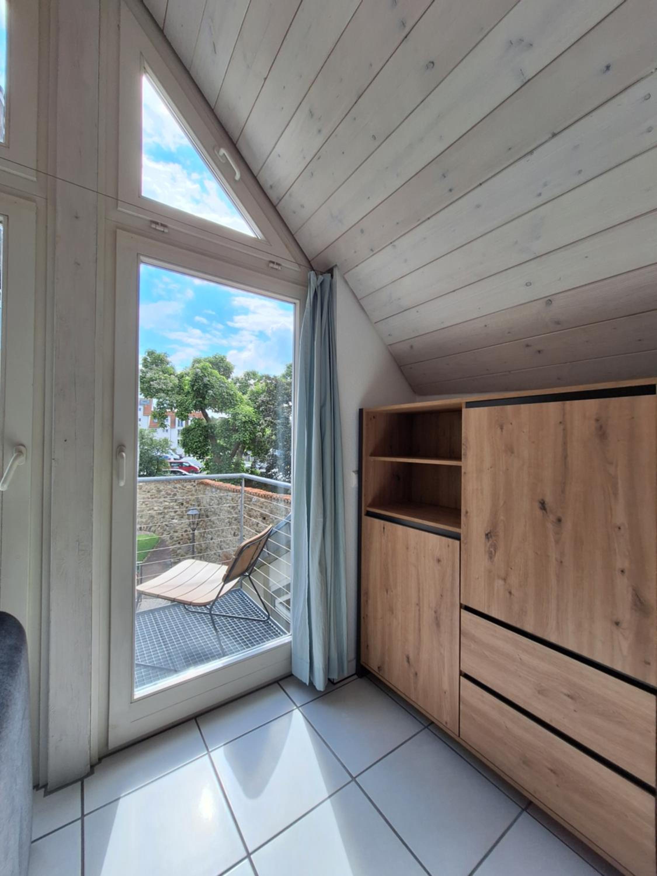 One-Bedroom Apartment with Balcony photo 2