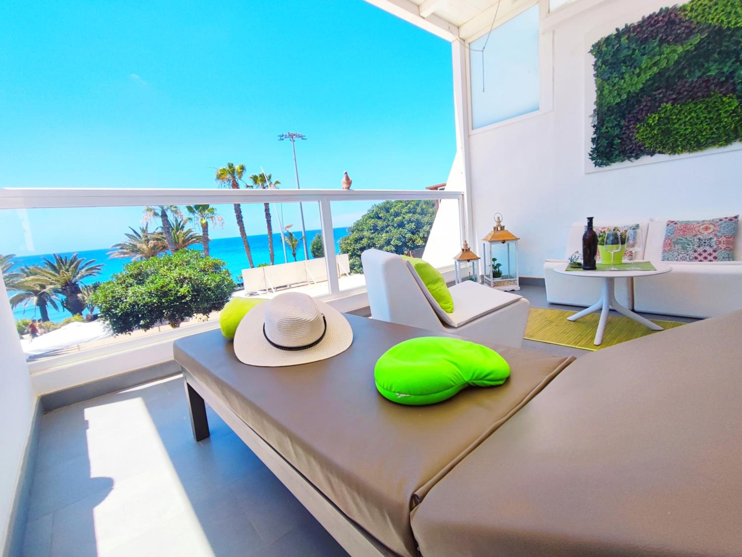 Apartment with Pool View photo 2