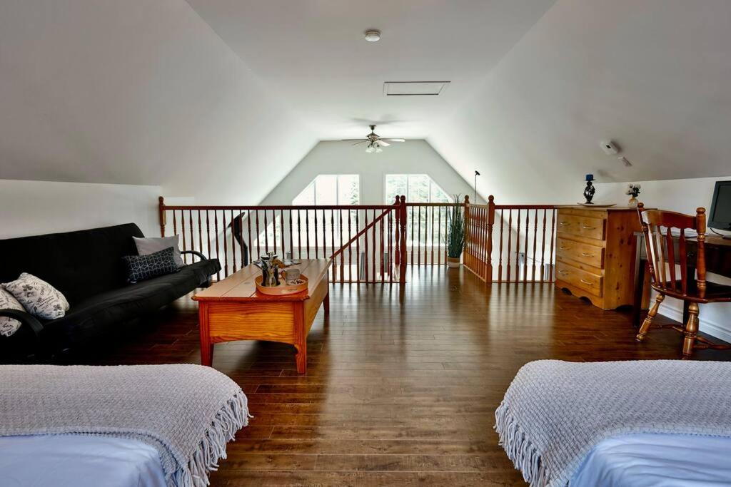 Three-Bedroom House photo 1