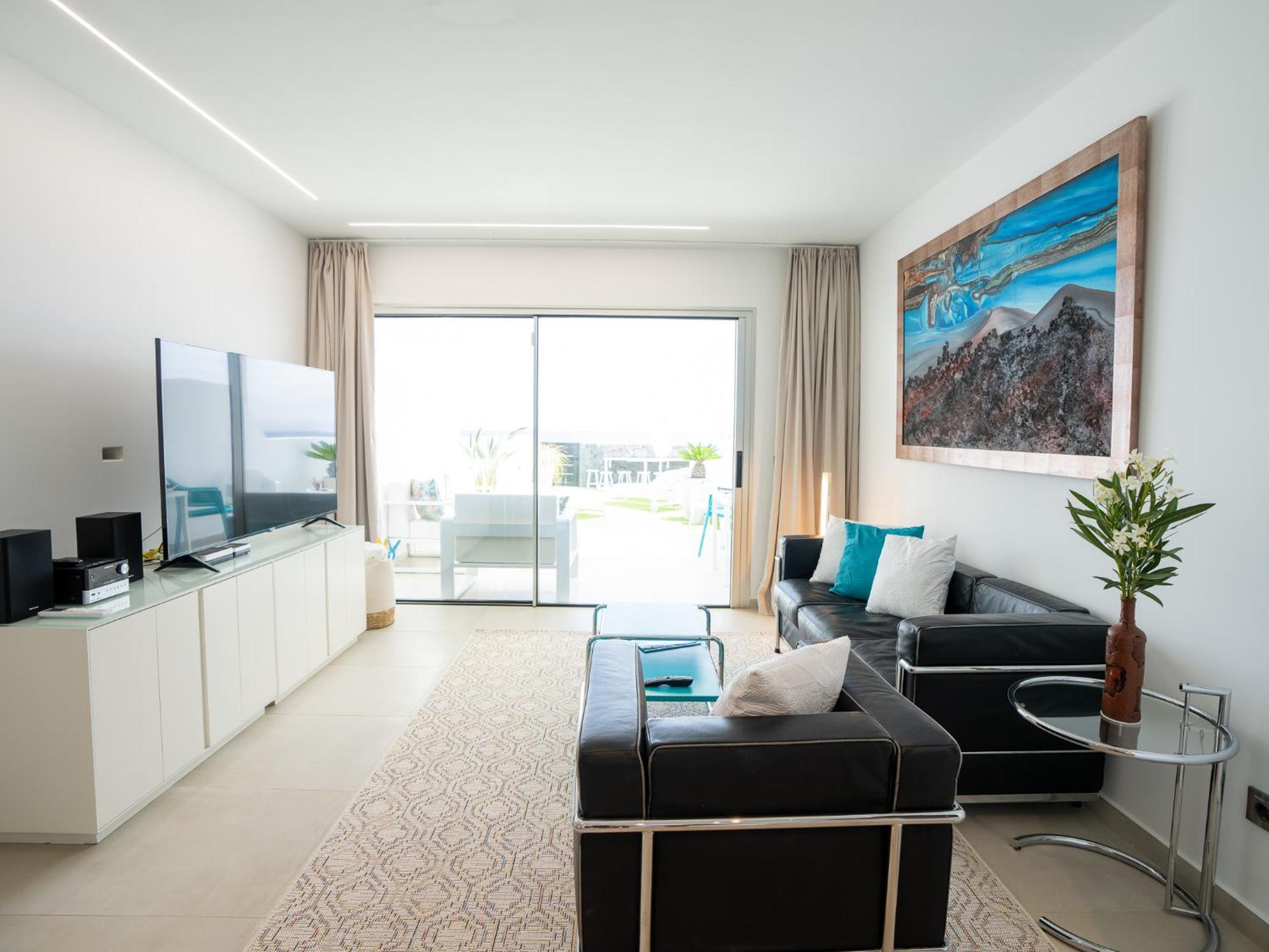 Three-Bedroom Villa photo 2