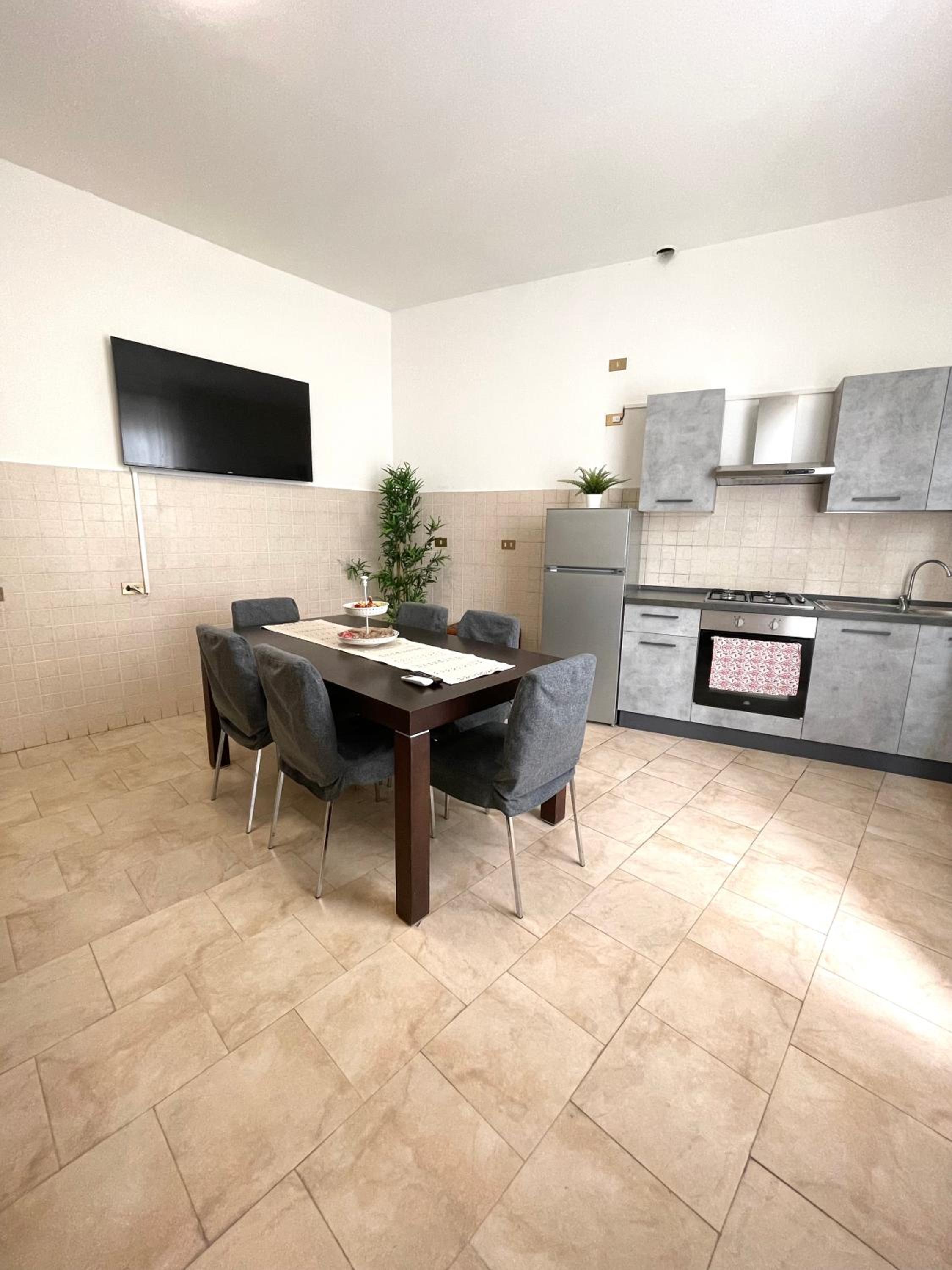 Three-Bedroom Apartment with View photo 2