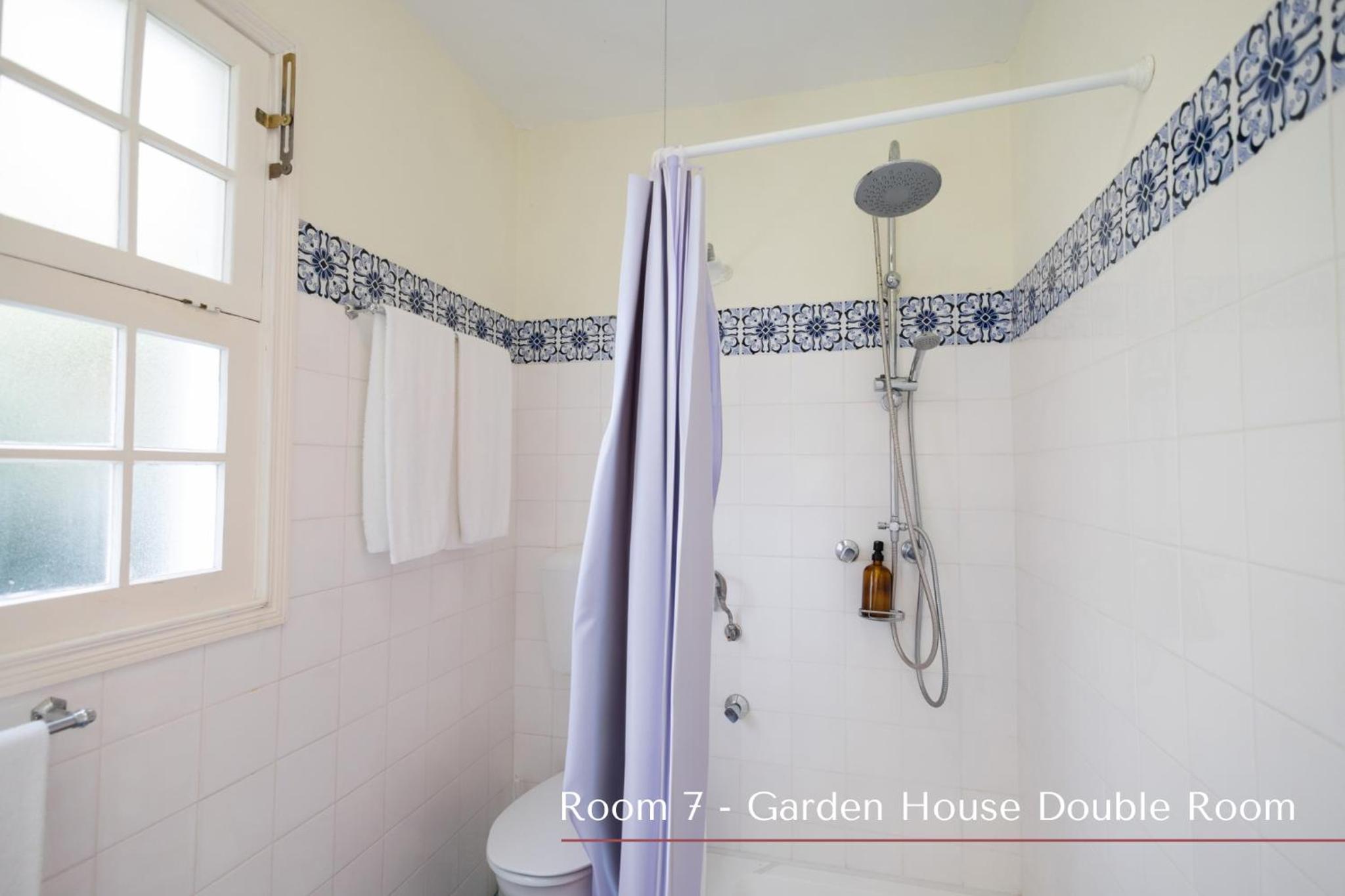 Standard Double Room - Photo 3