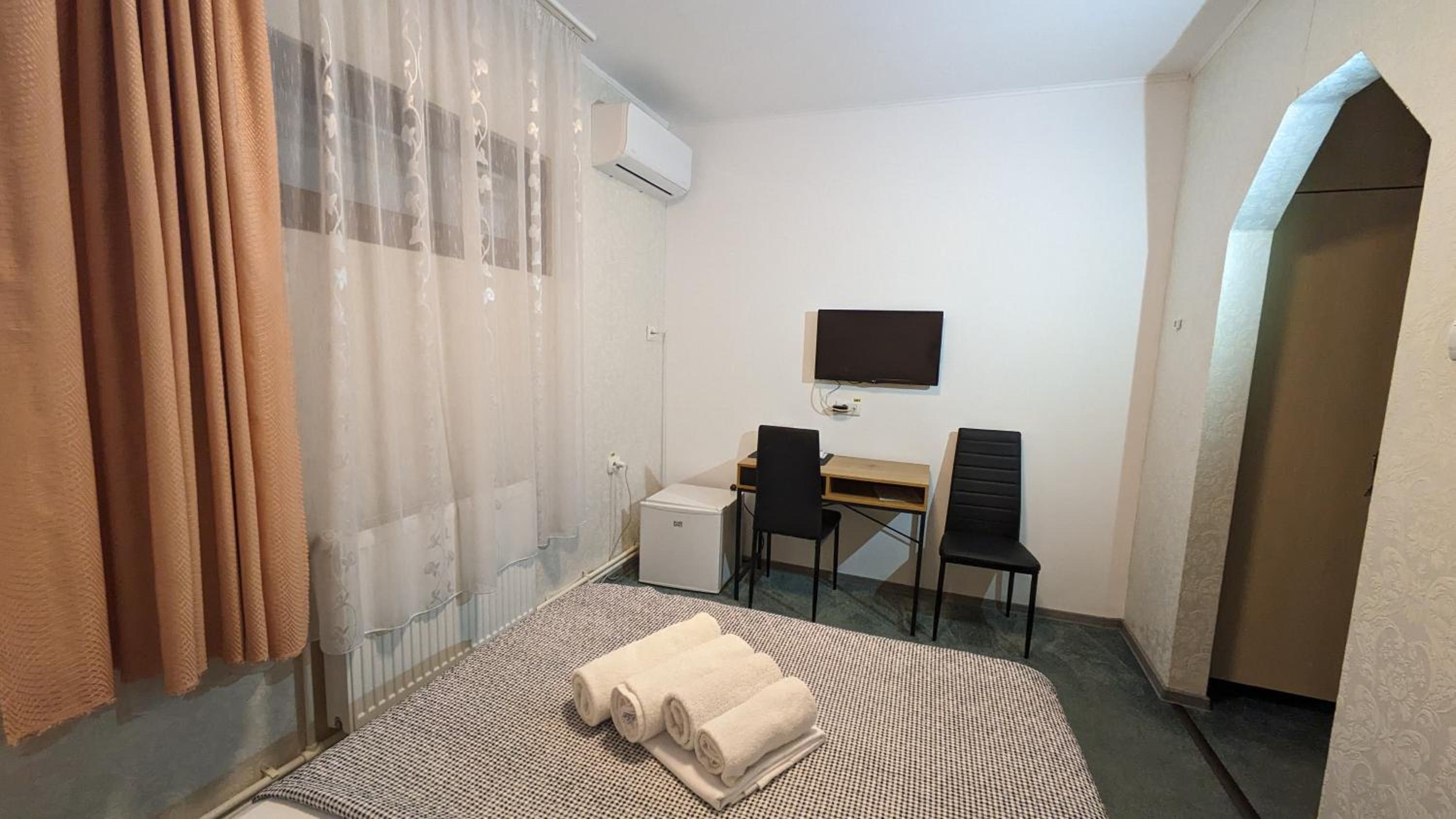 Budget Twin Room - Photo 1