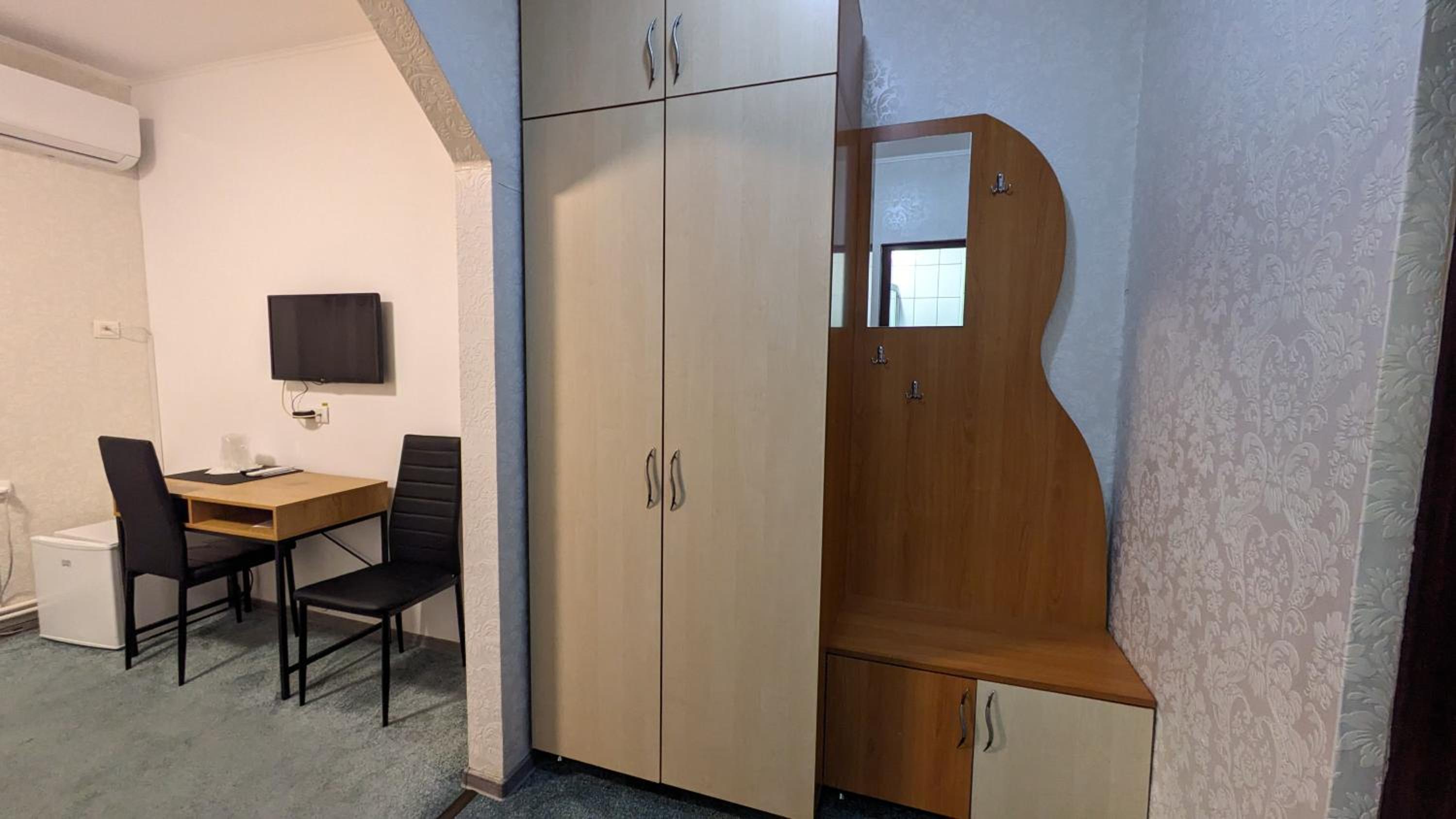 Budget Twin Room - Photo 5