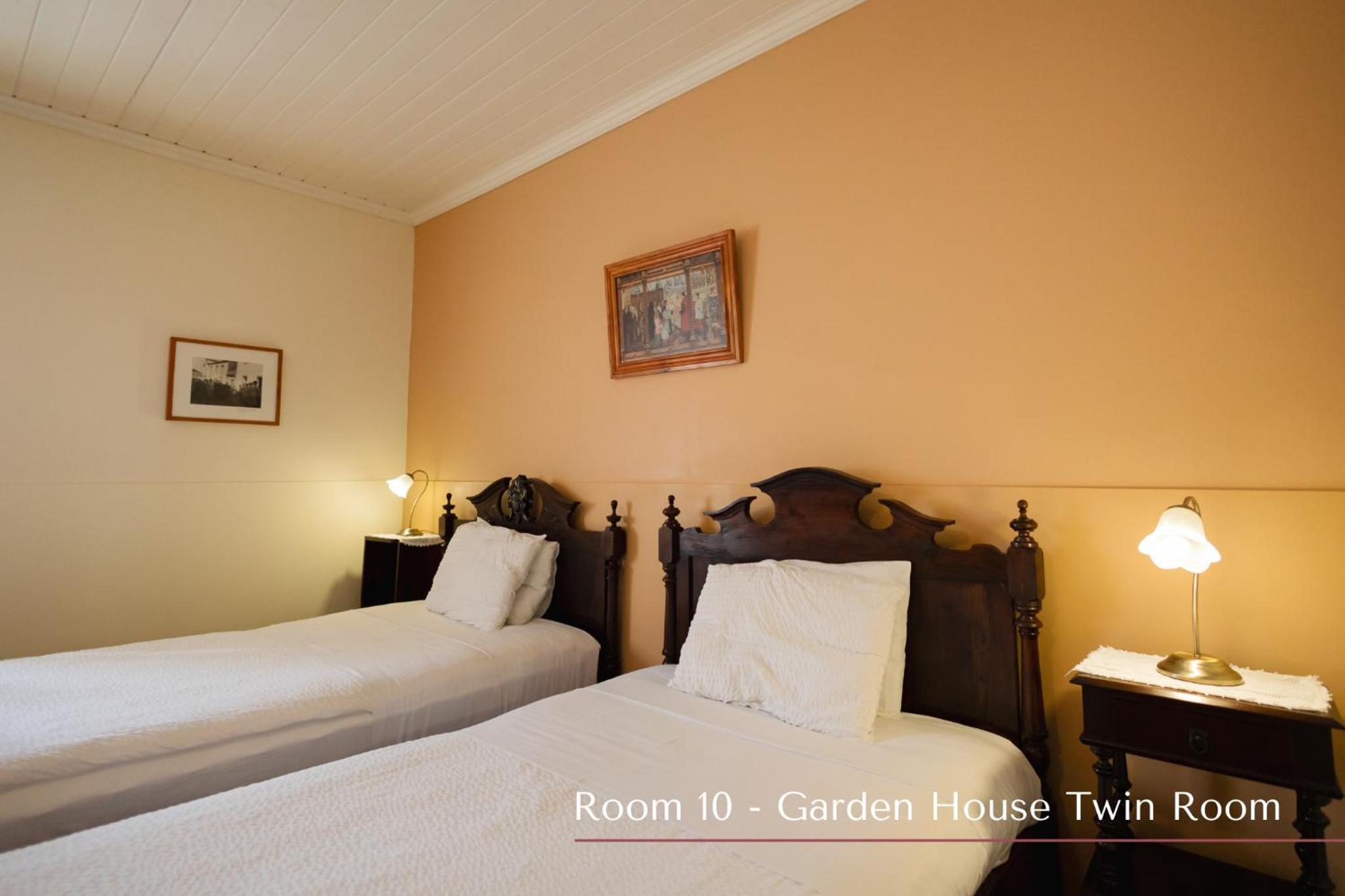 Standard Twin Room - Photo 6
