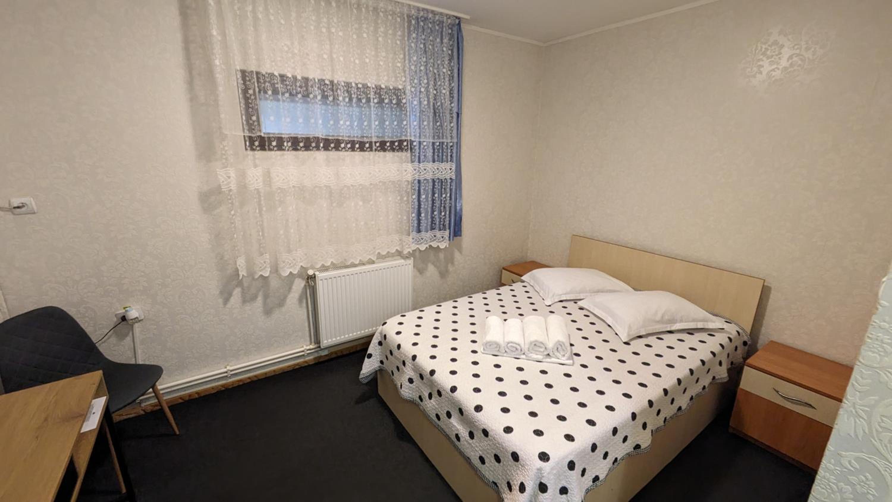 Budget Twin Room - Photo 2