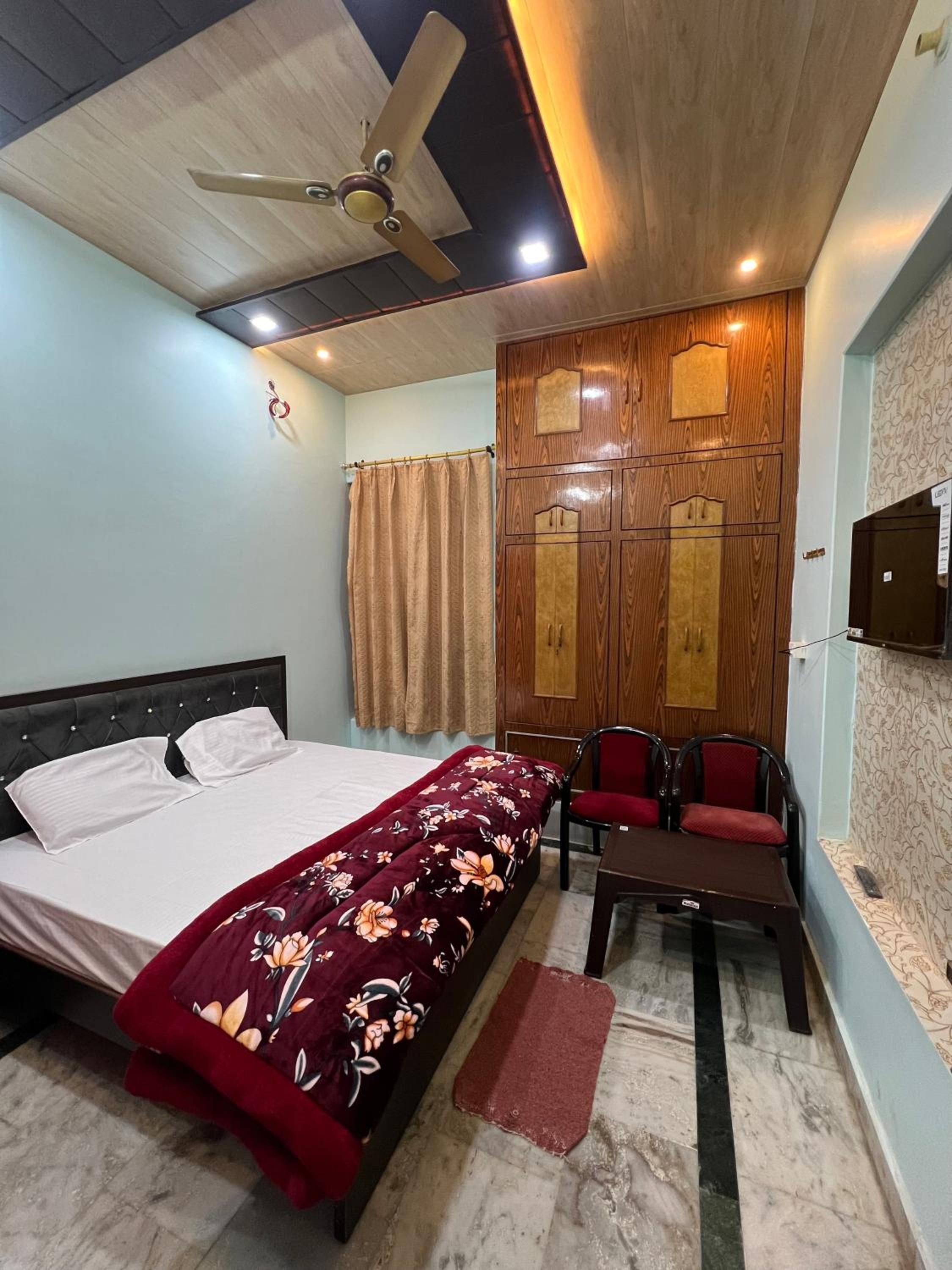 Deluxe King Room
