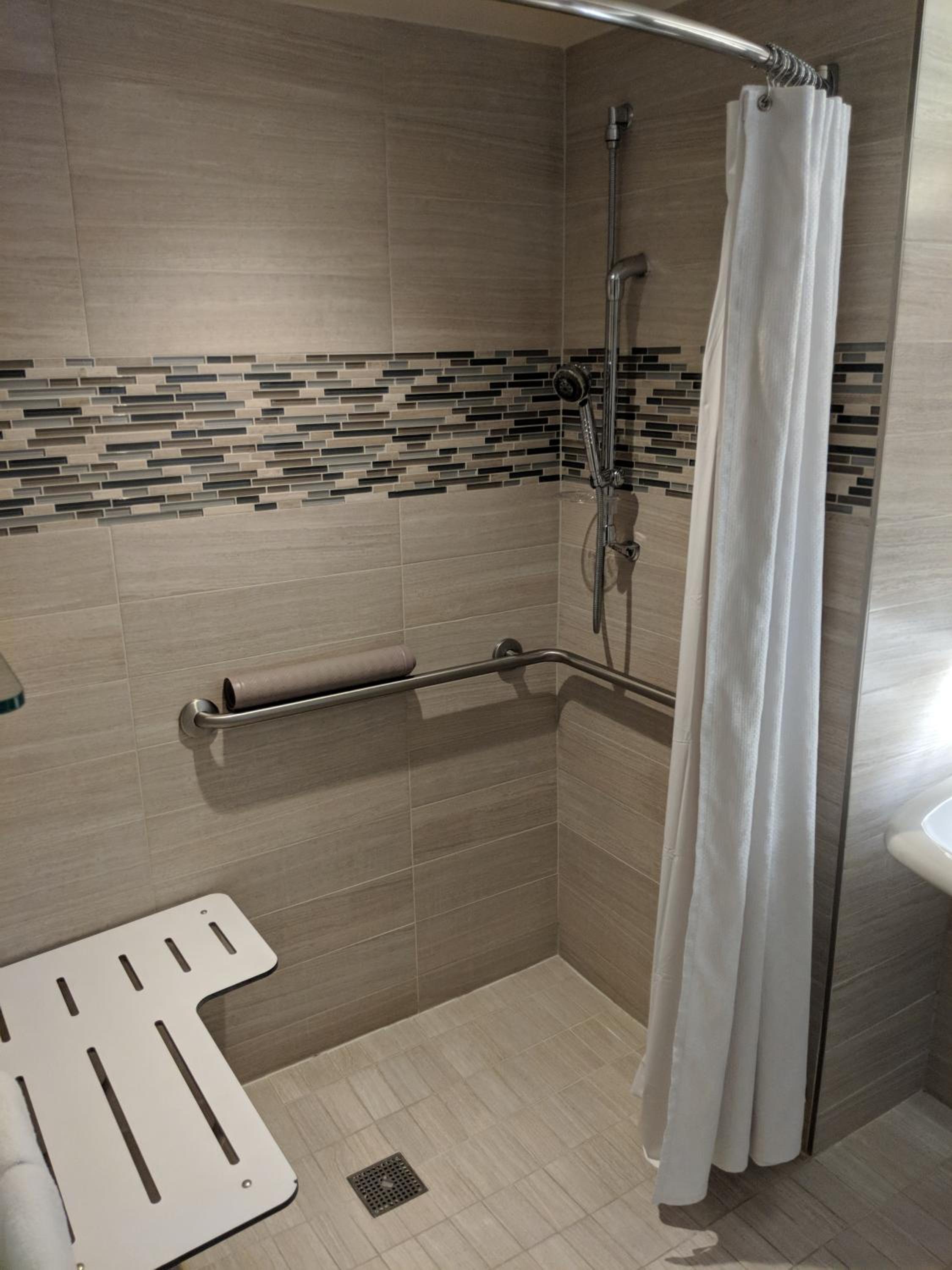 King Room with Accessible Shower - Disability Access photo 2