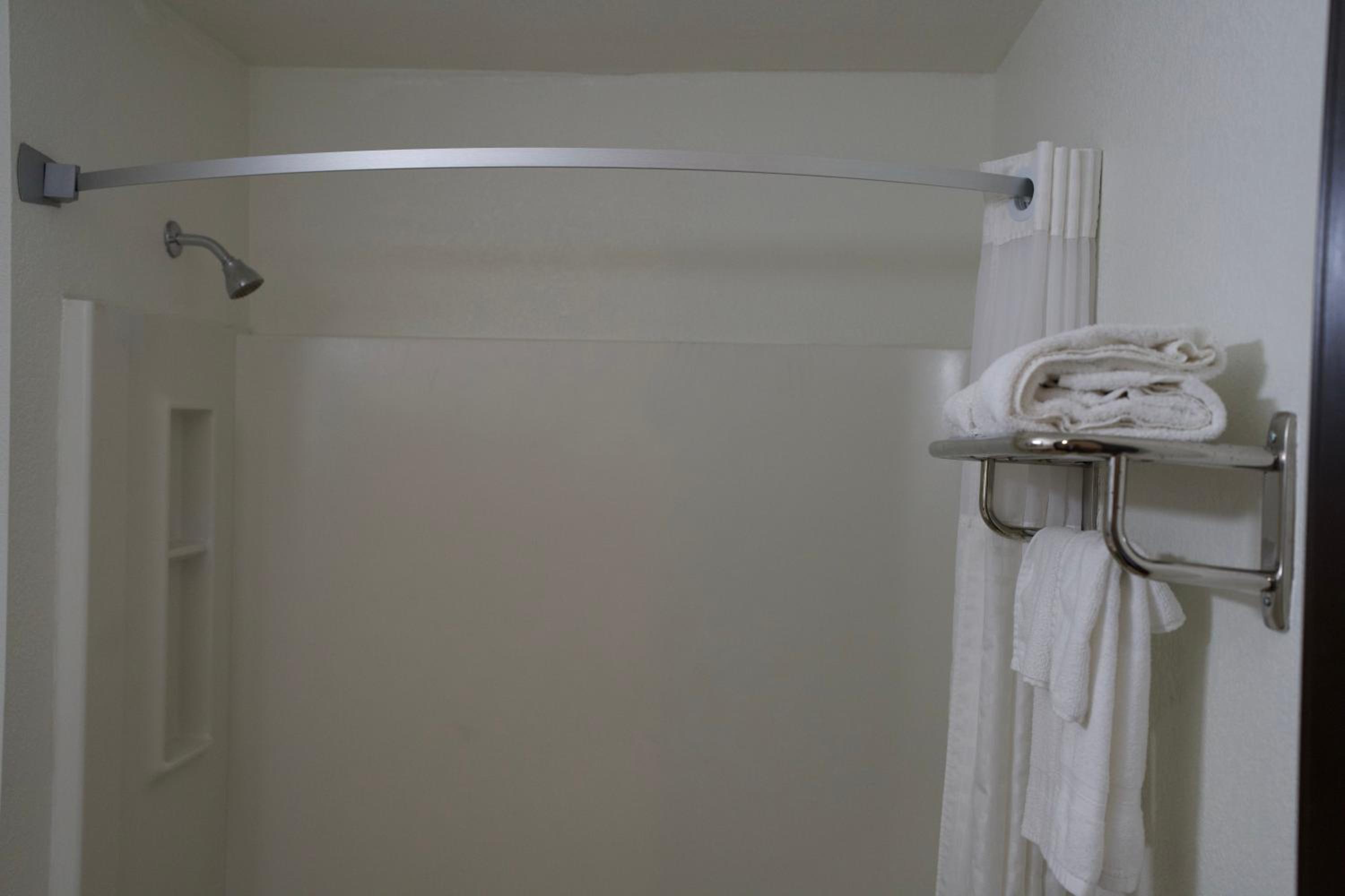 King Room - Non-Smoking - Photo 8