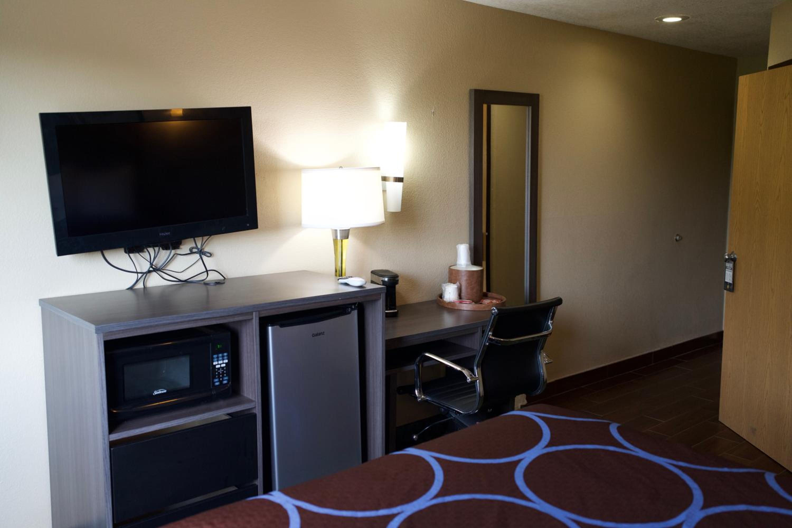 Queen Room - Mobility Access/Non-Smoking - Photo 3