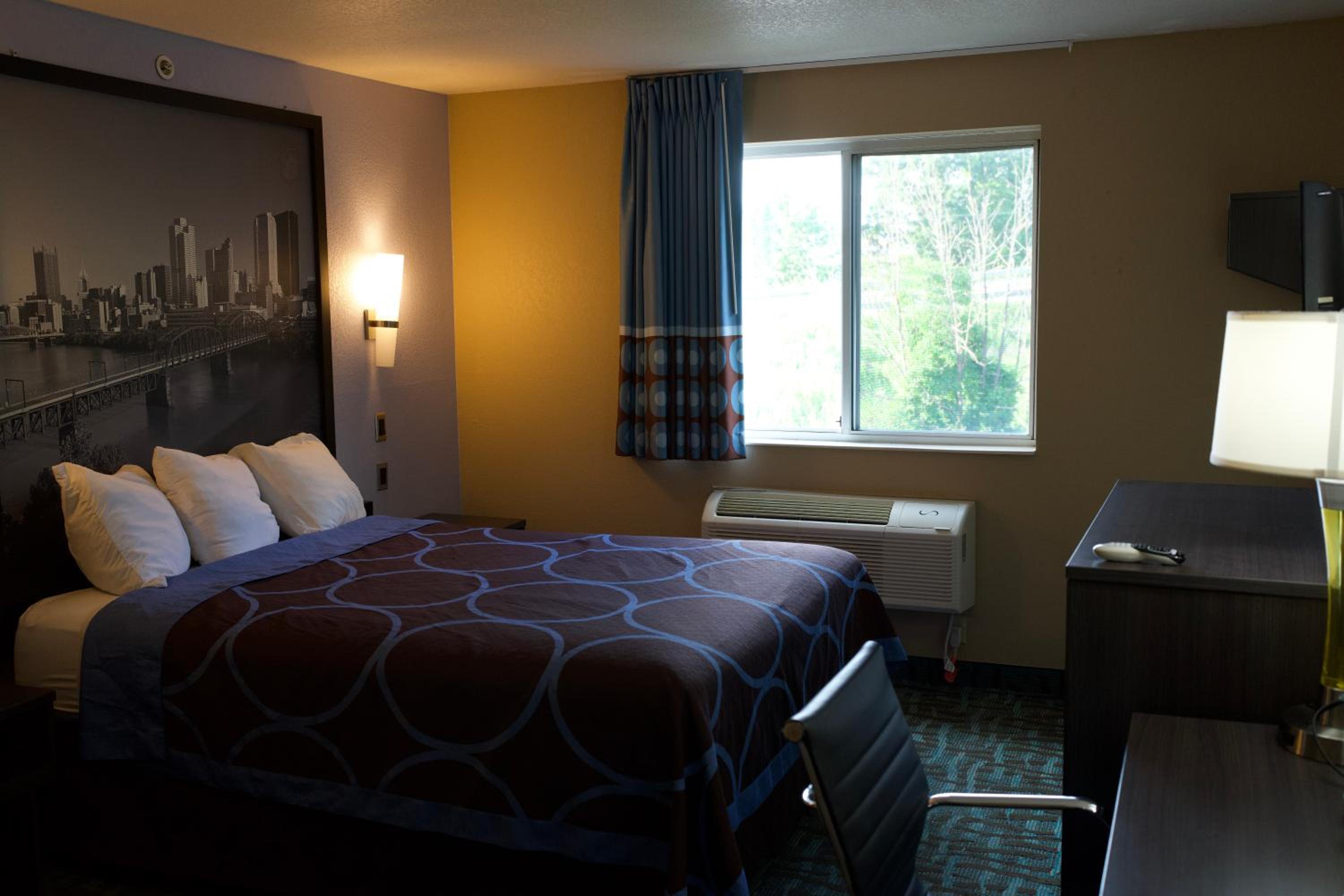 Queen Room - Mobility Access/Non-Smoking - Photo 1