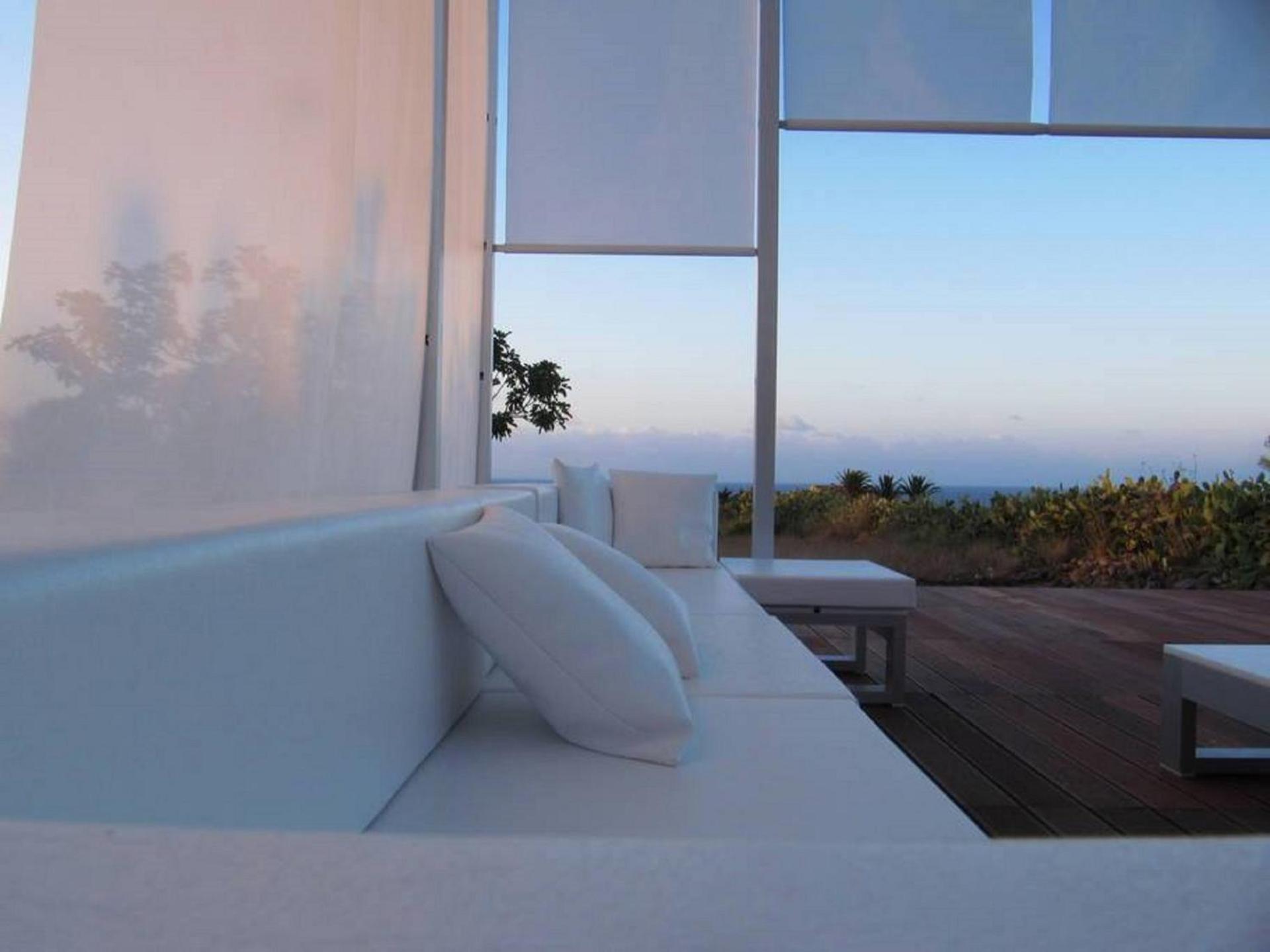 Villa photo 2