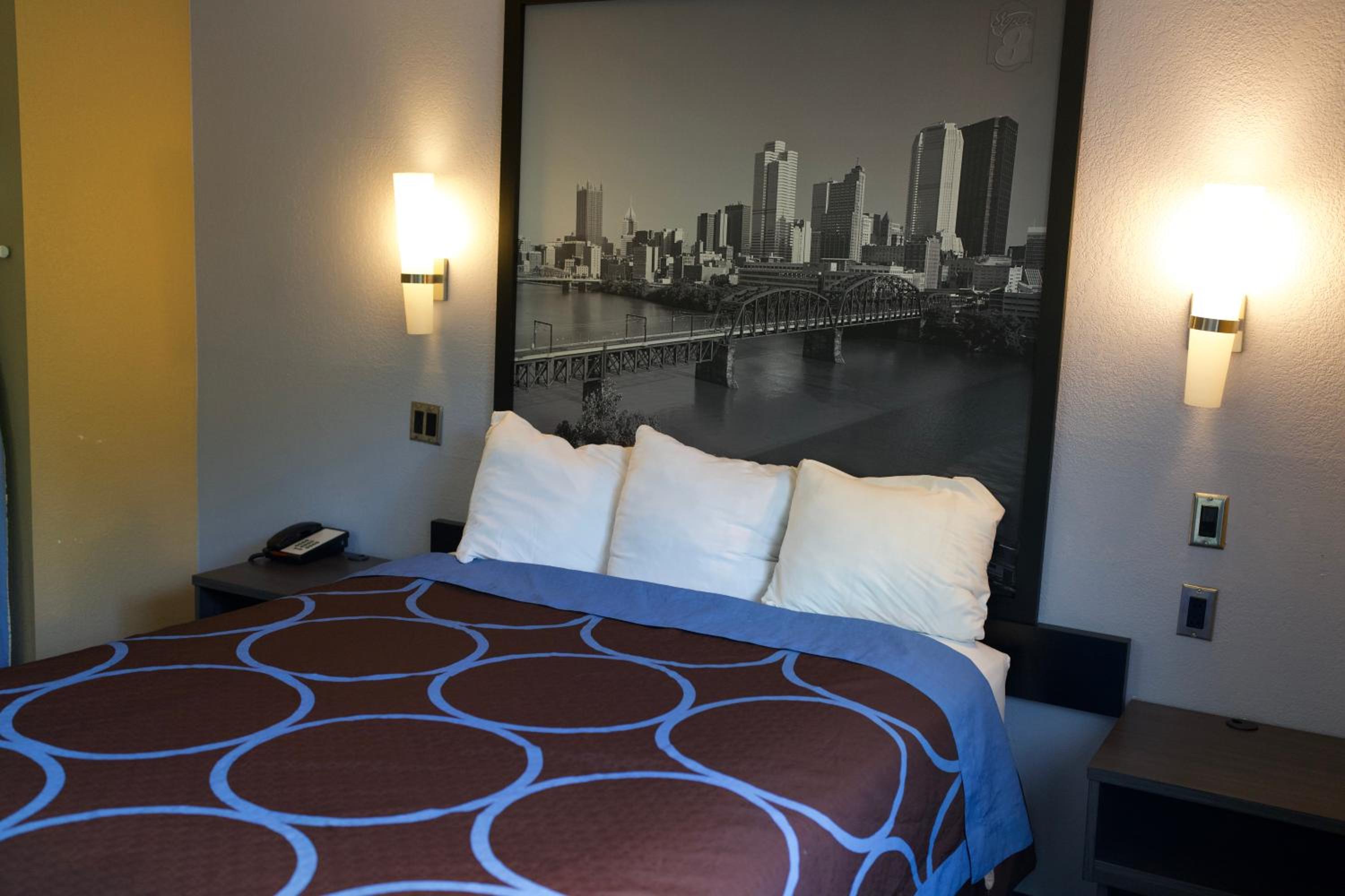 Queen Room - Mobility Access/Non-Smoking - Photo 5