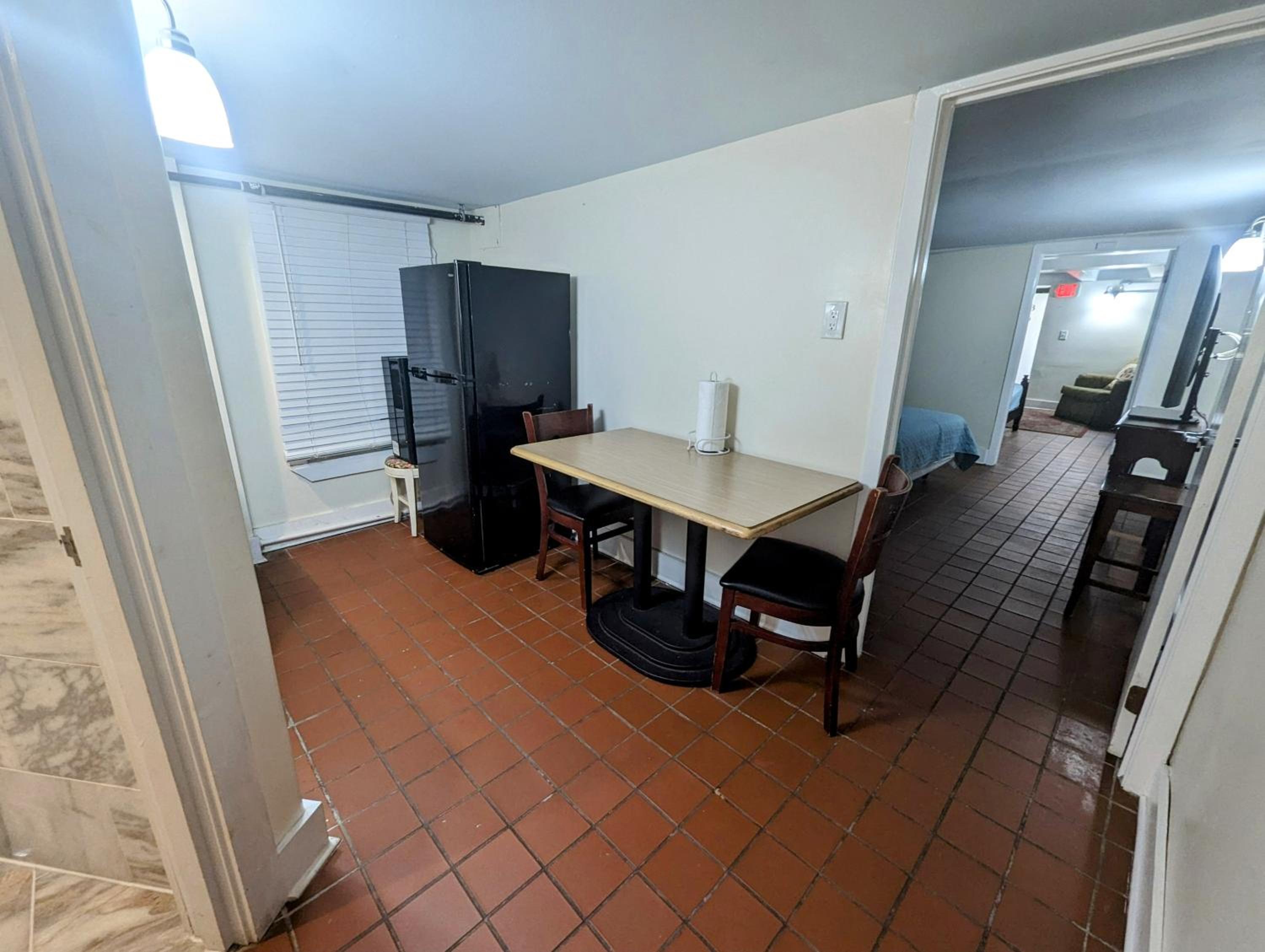 Queen Room - Disability Access - Photo 17
