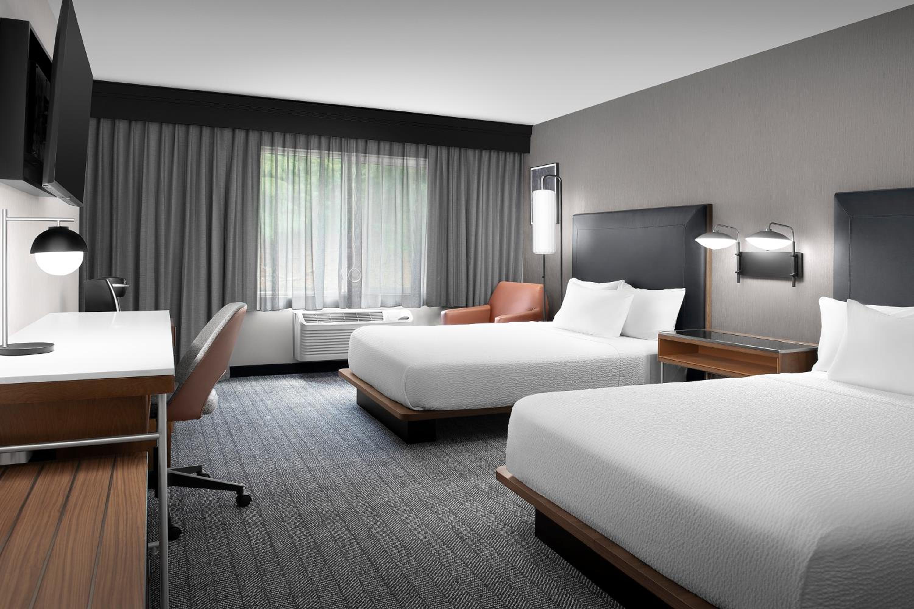 Queen Room with Two Queen Beds - Photo 1