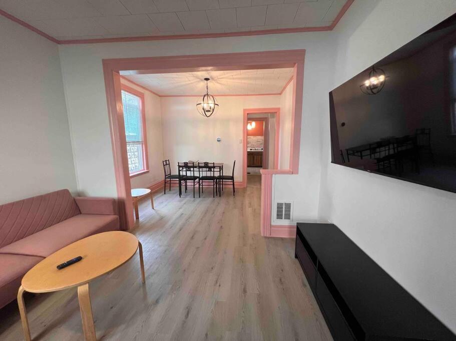 Two-Bedroom Apartment photo 2