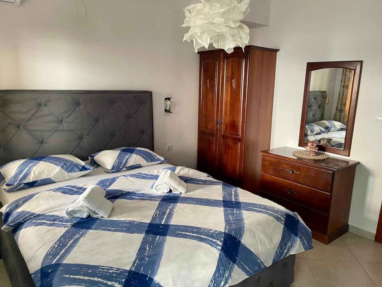 Studio Apartment photo 1