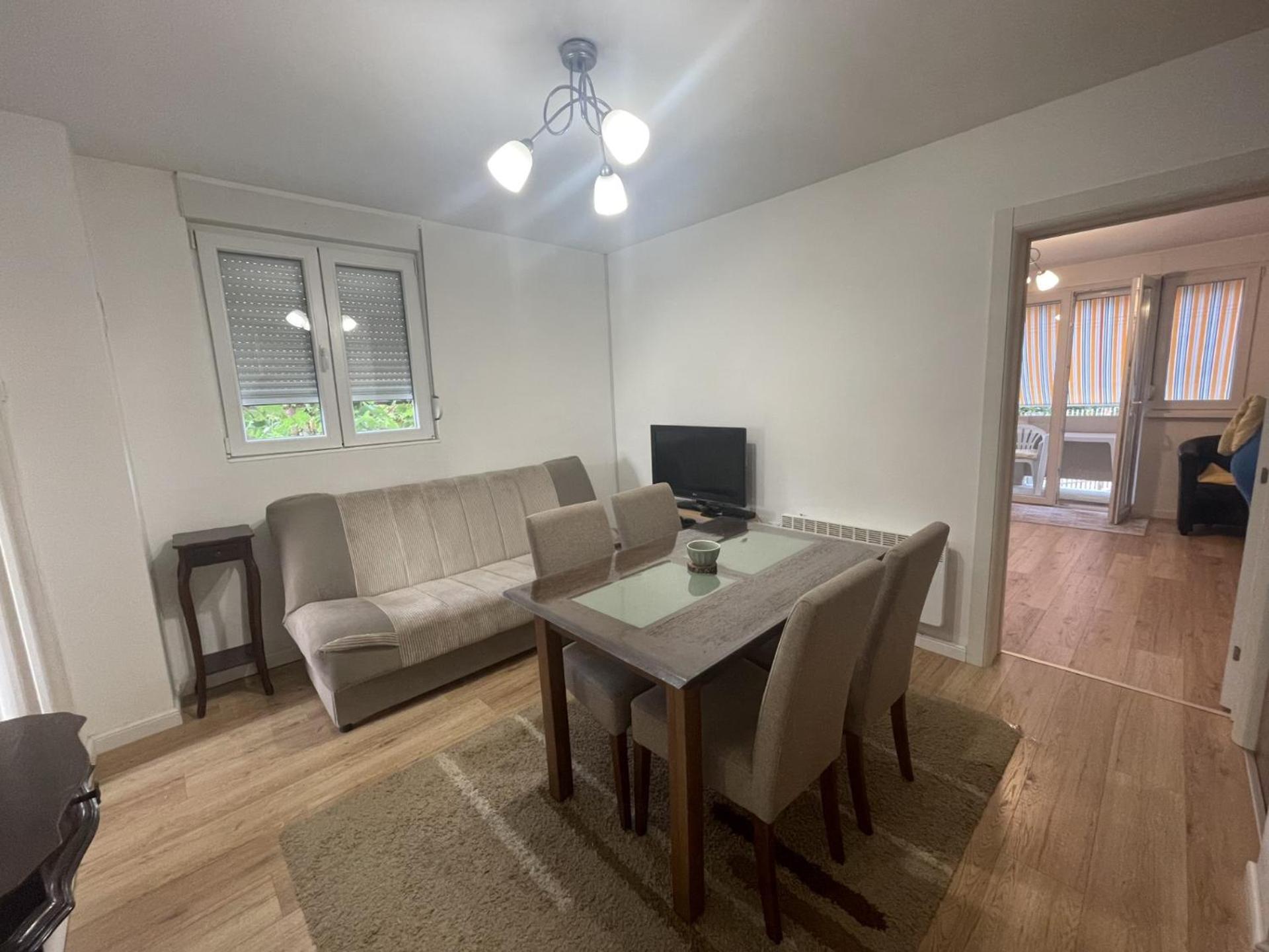 Apartment photo 1