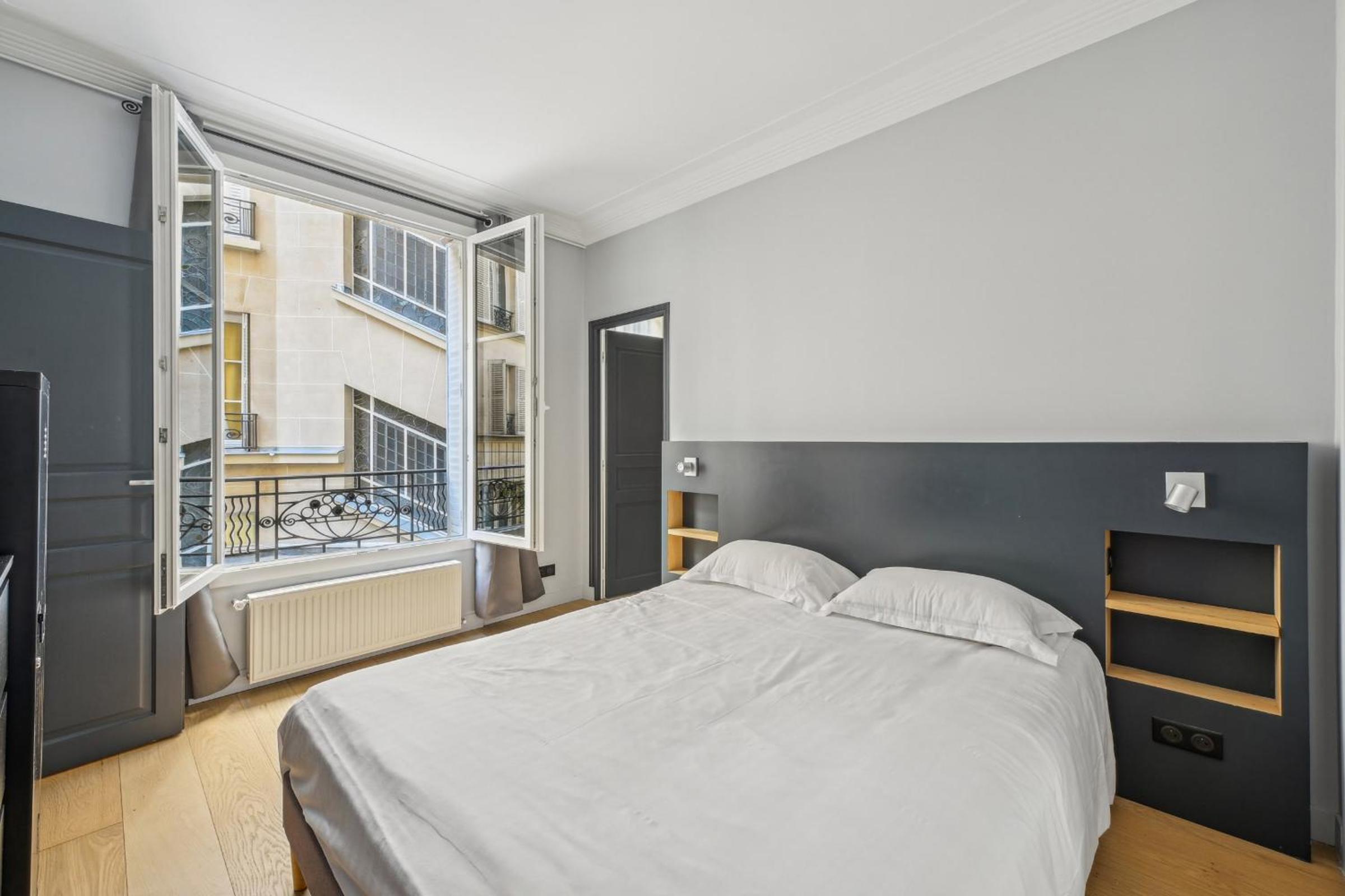 Apartment photo 2