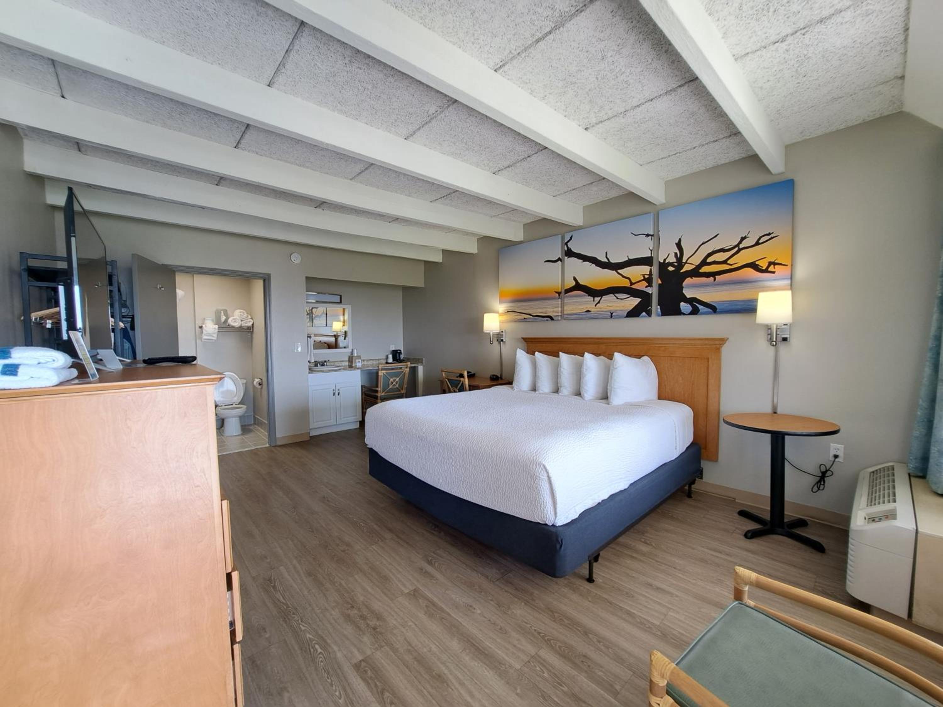 KING ROOM - OCEAN VIEW - Photo 4