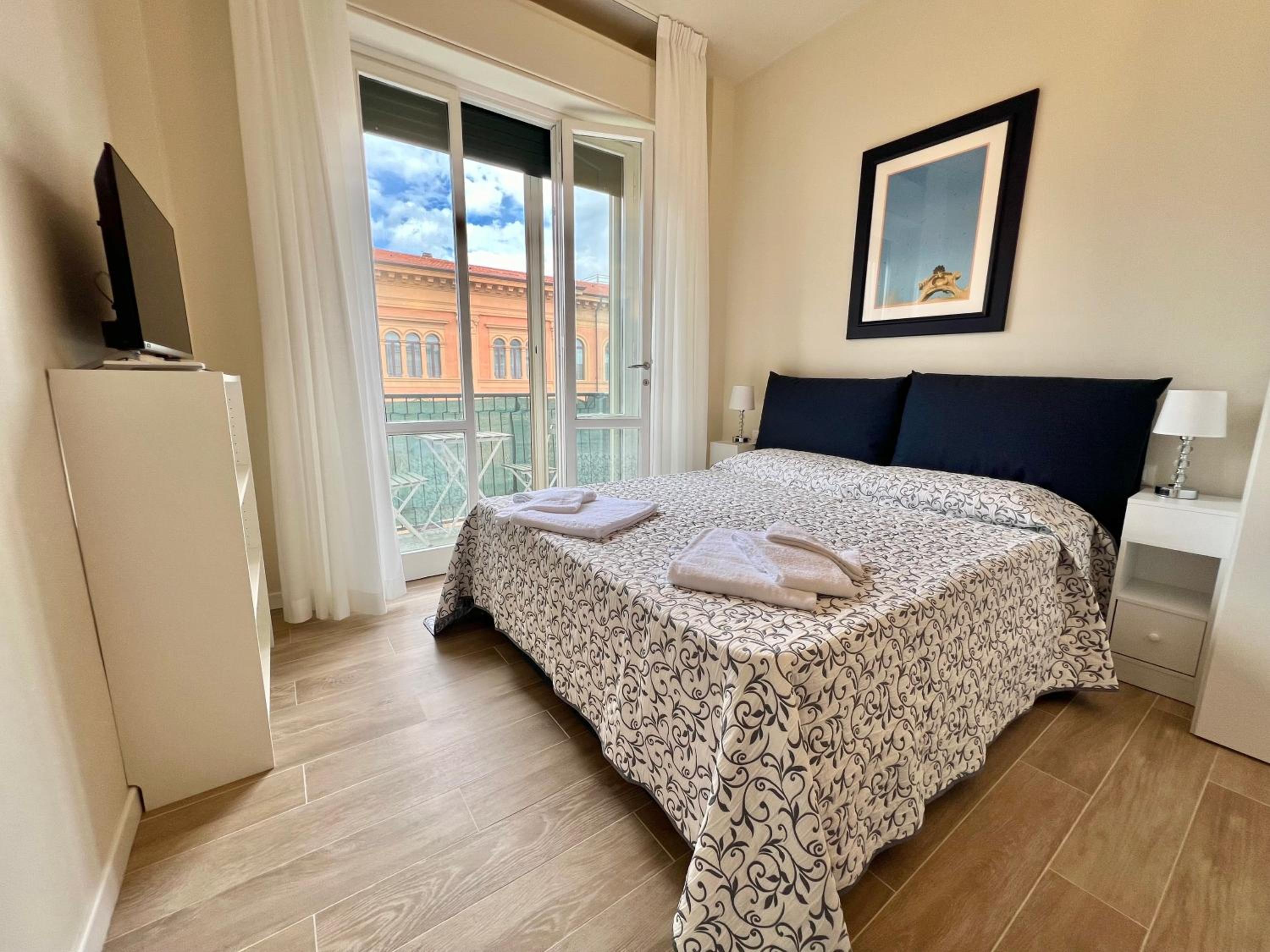 Double Room with Private External Bathroom