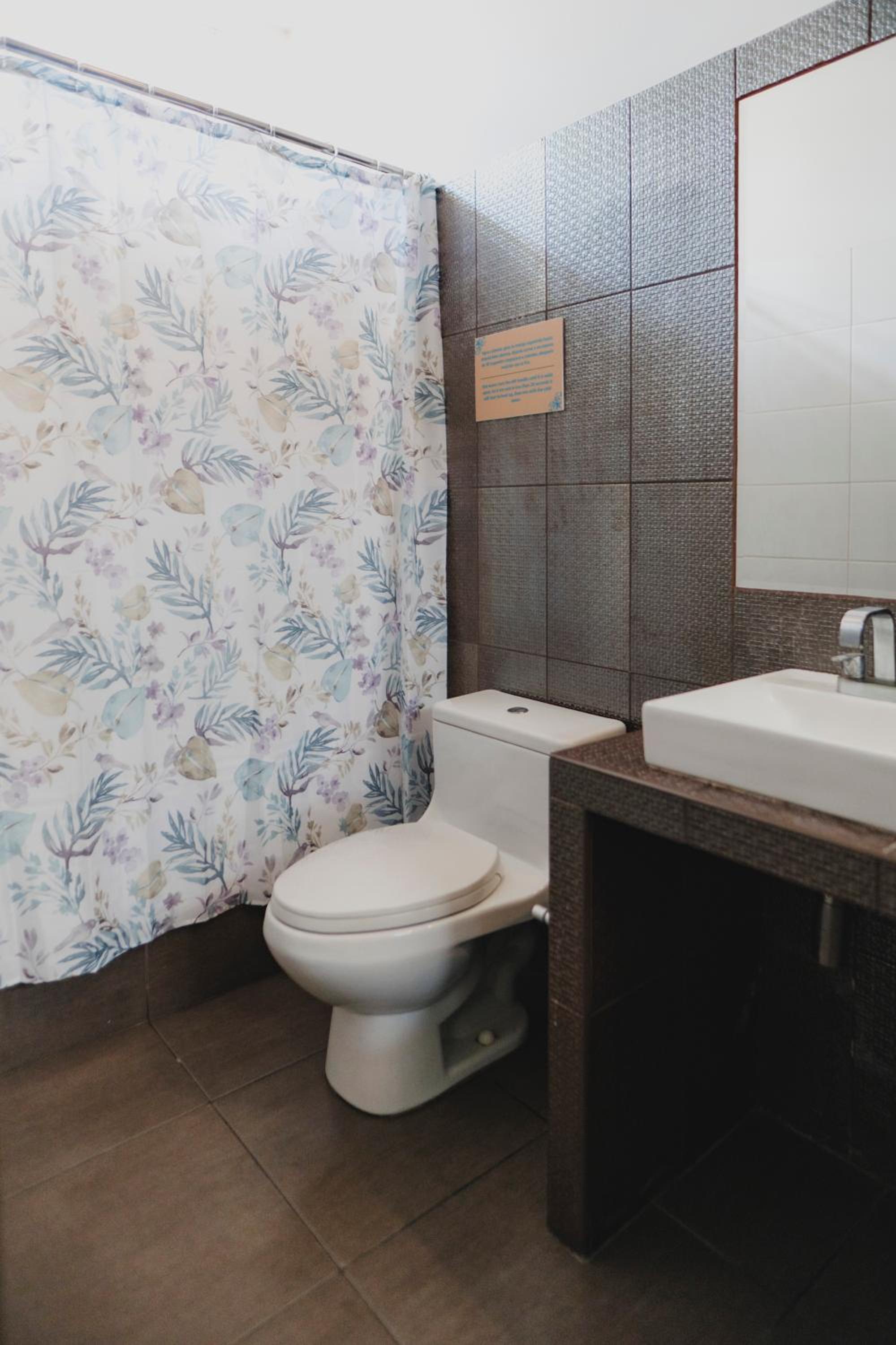 Double Room with Shared Bathroom photo 3