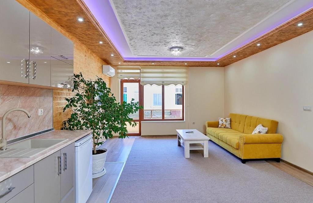 One-Bedroom Apartment with Balcony