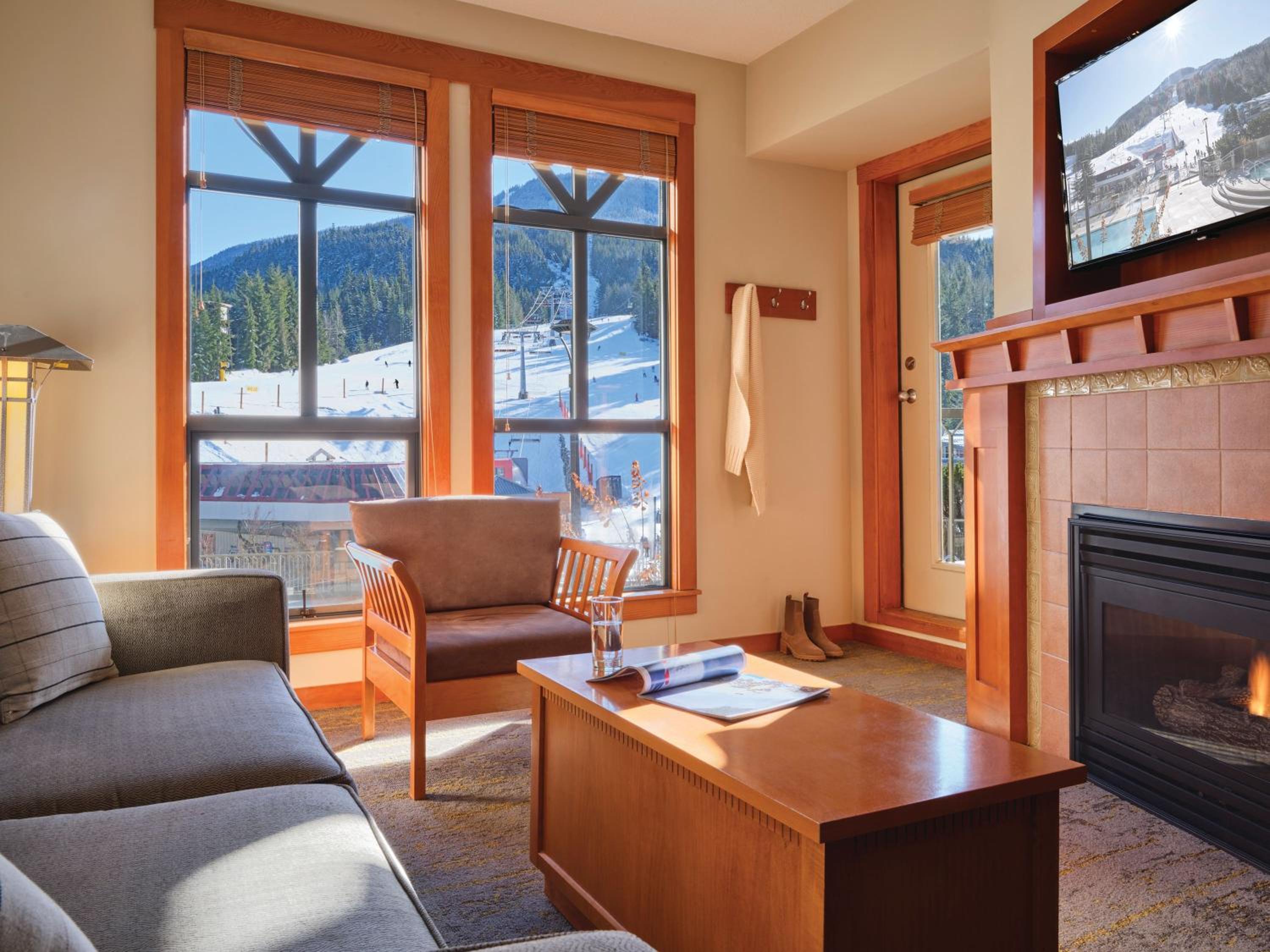 One Bedroom Mountain View Suite - Photo 4