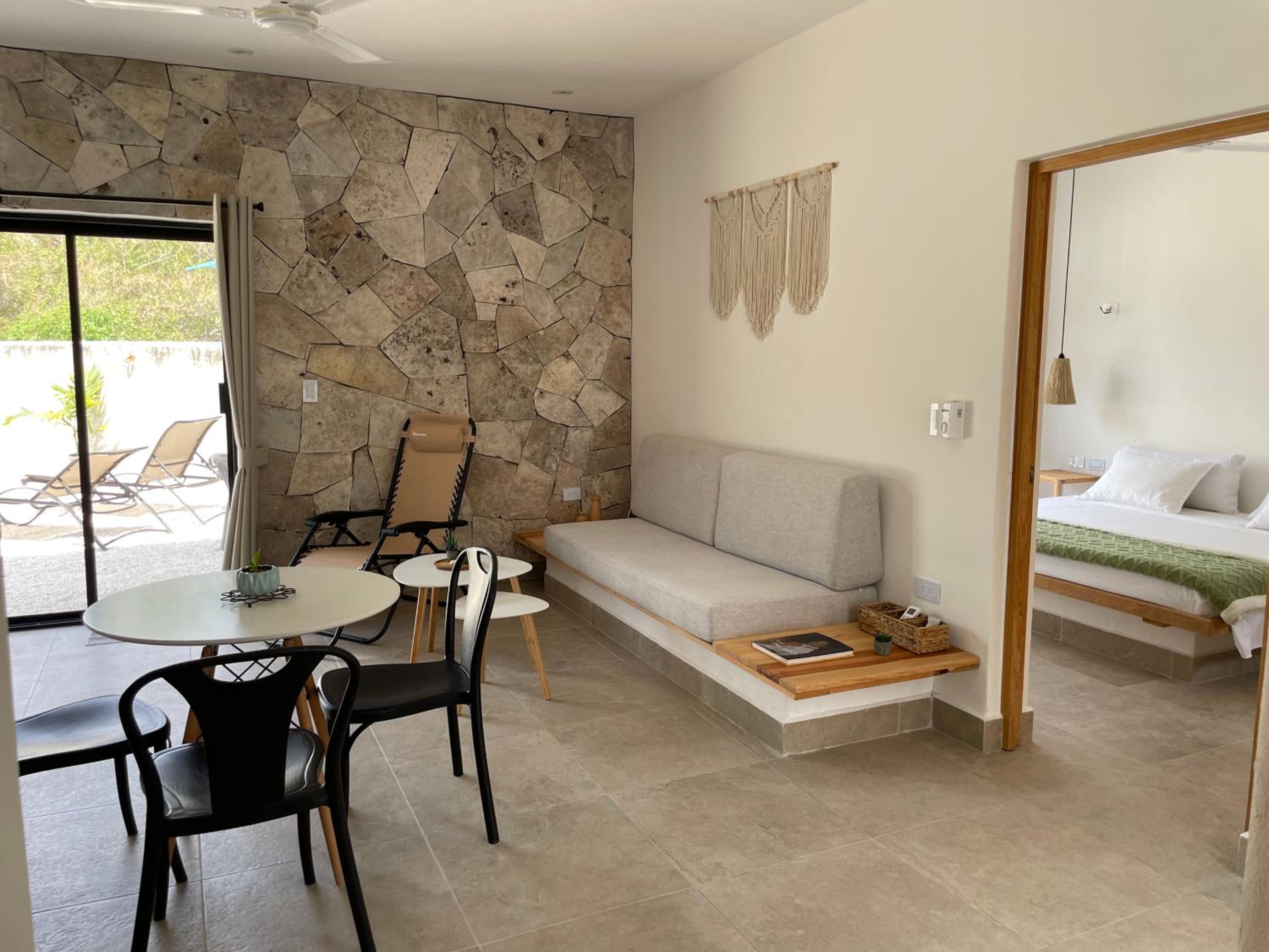 One-Bedroom House photo 1