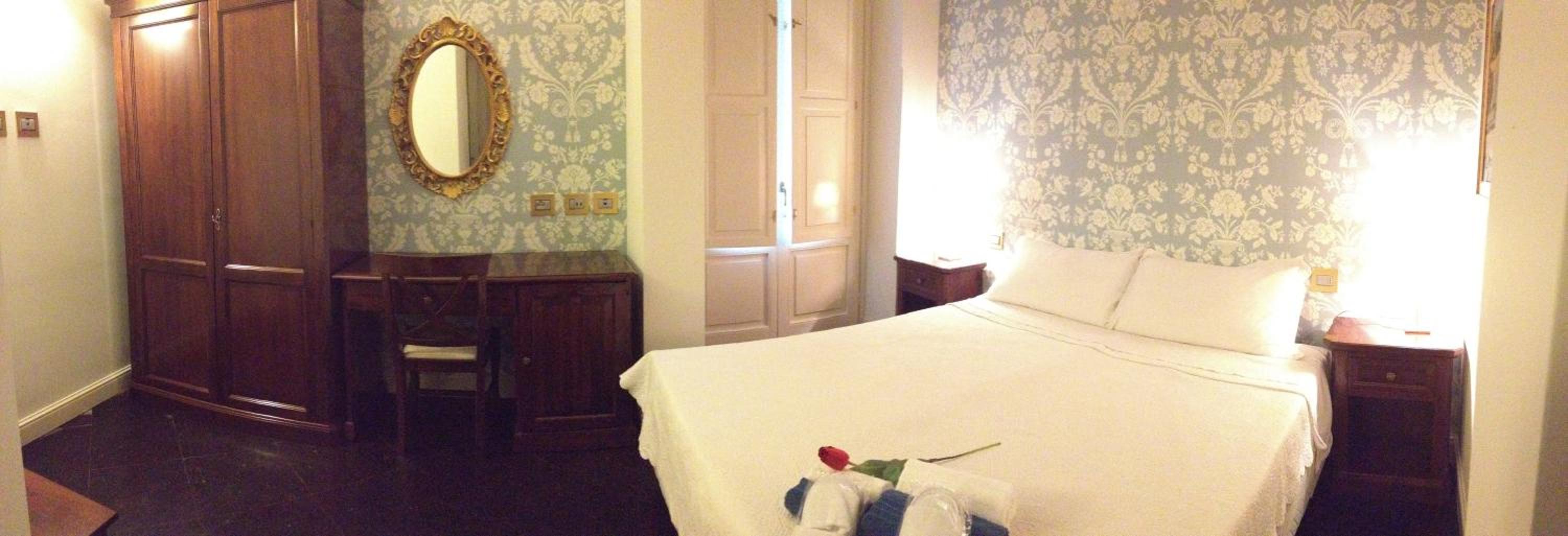 Double or Twin Room with Balcony photo 3