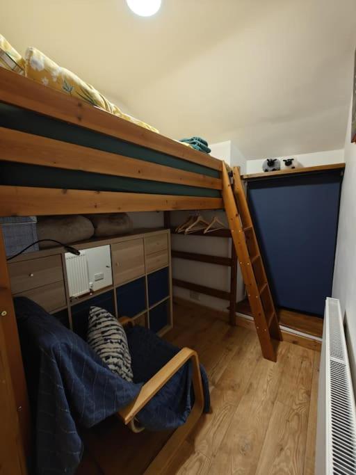 One-Bedroom House photo 1