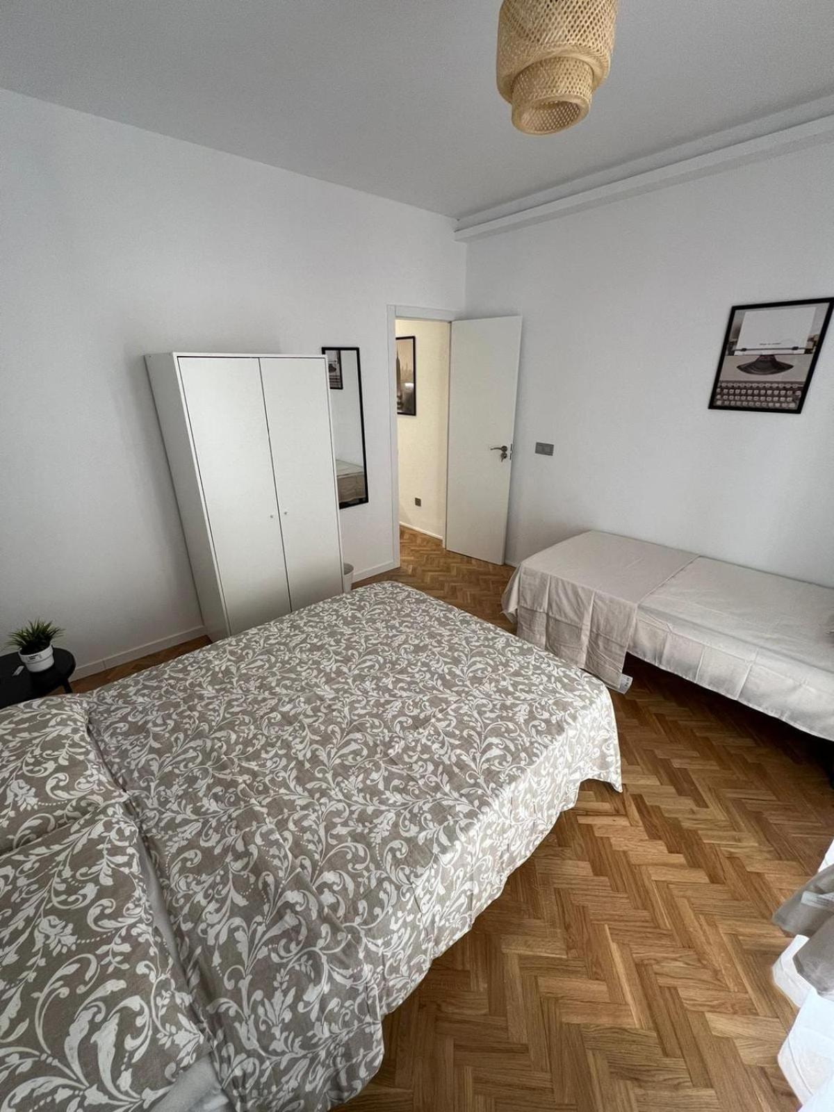 Habitación Triple Básica con Baño Compartido