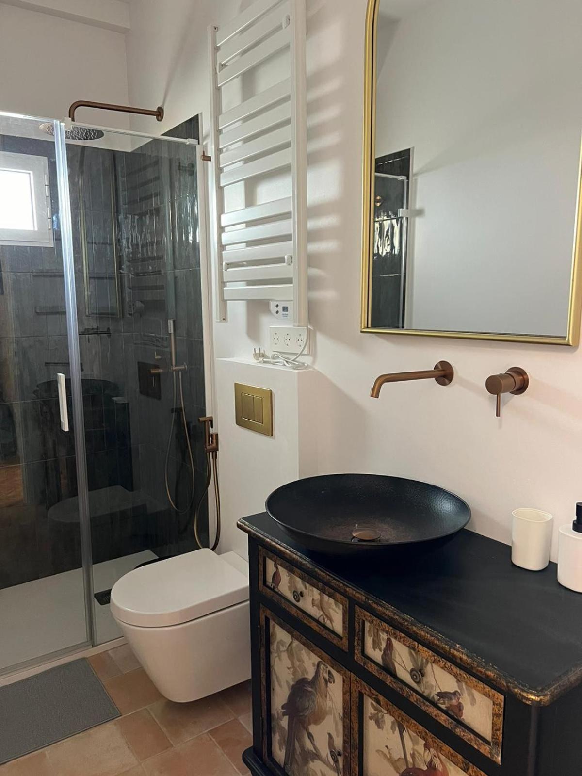 Double Room with Shared Bathroom photo 3