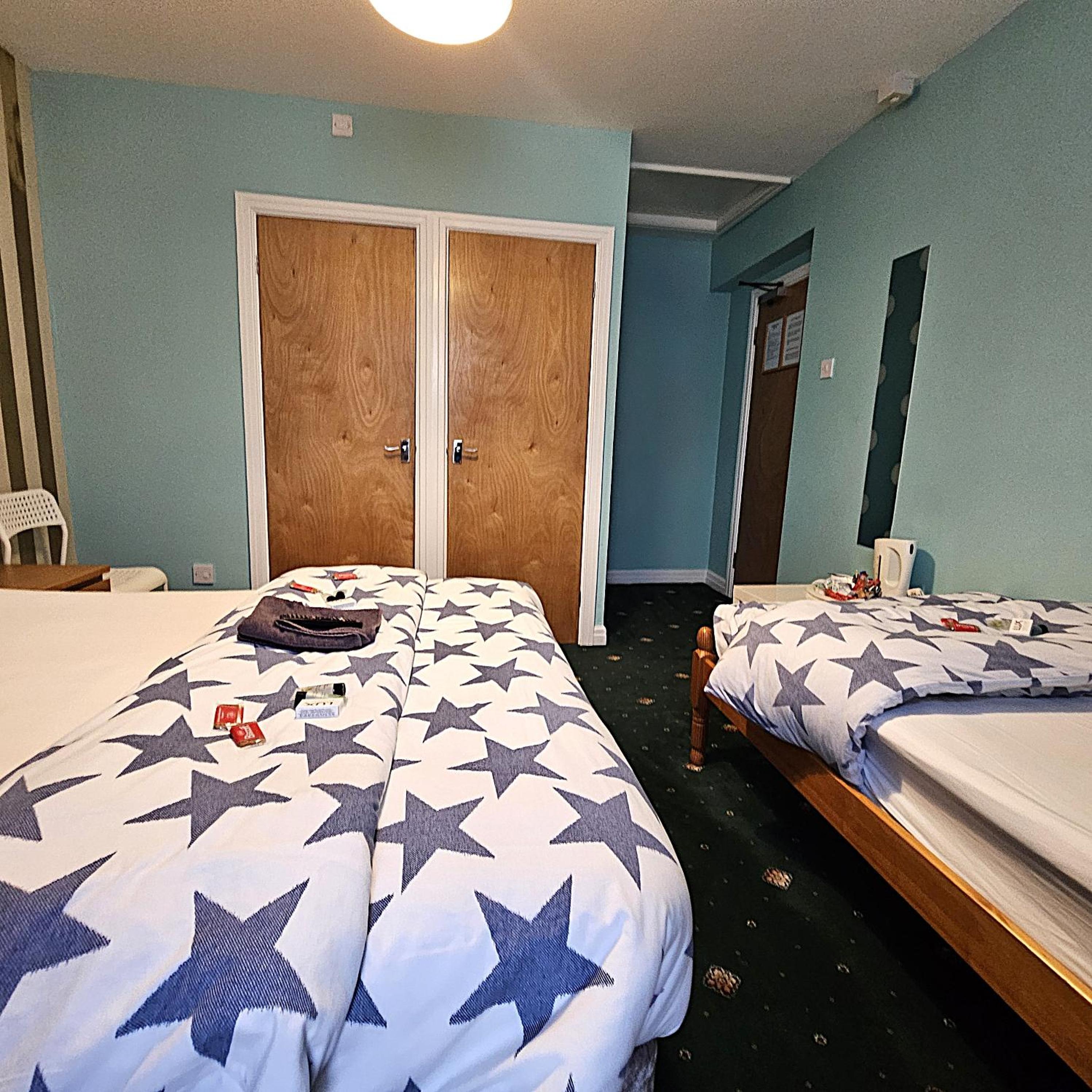 Family Room (2 Adults + 1 Child)