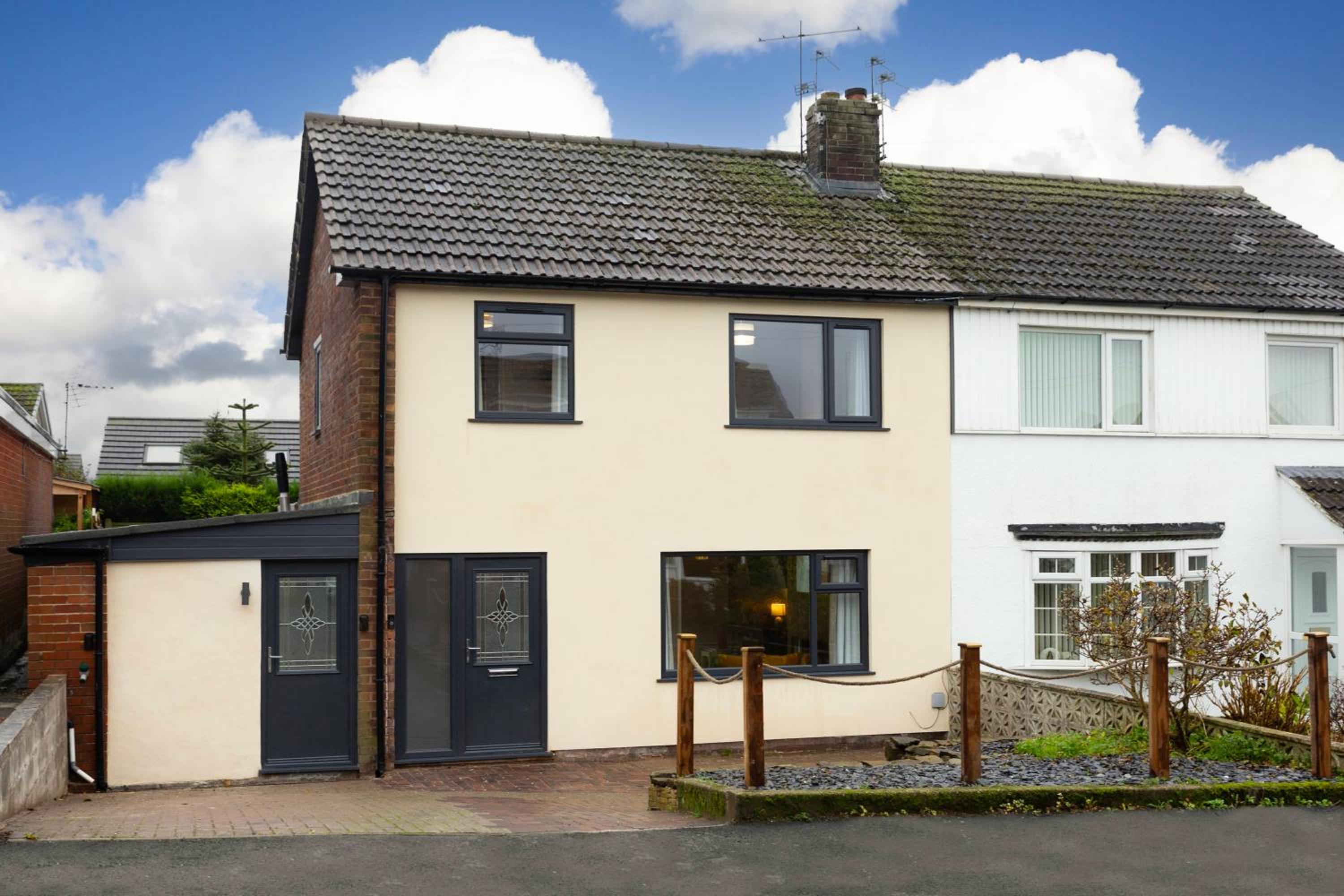 Four-Bedroom House photo 2