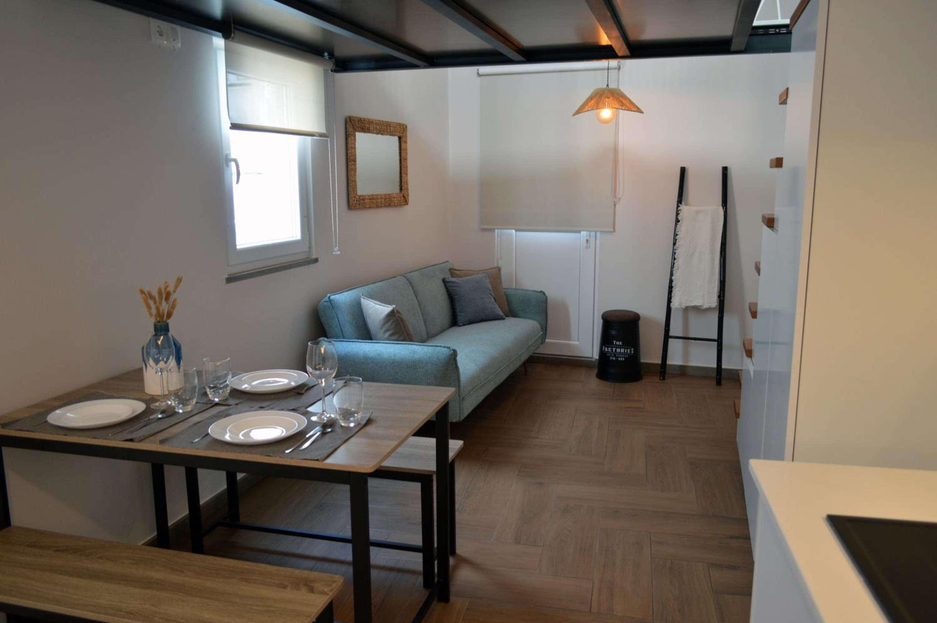 One-Bedroom House photo 1