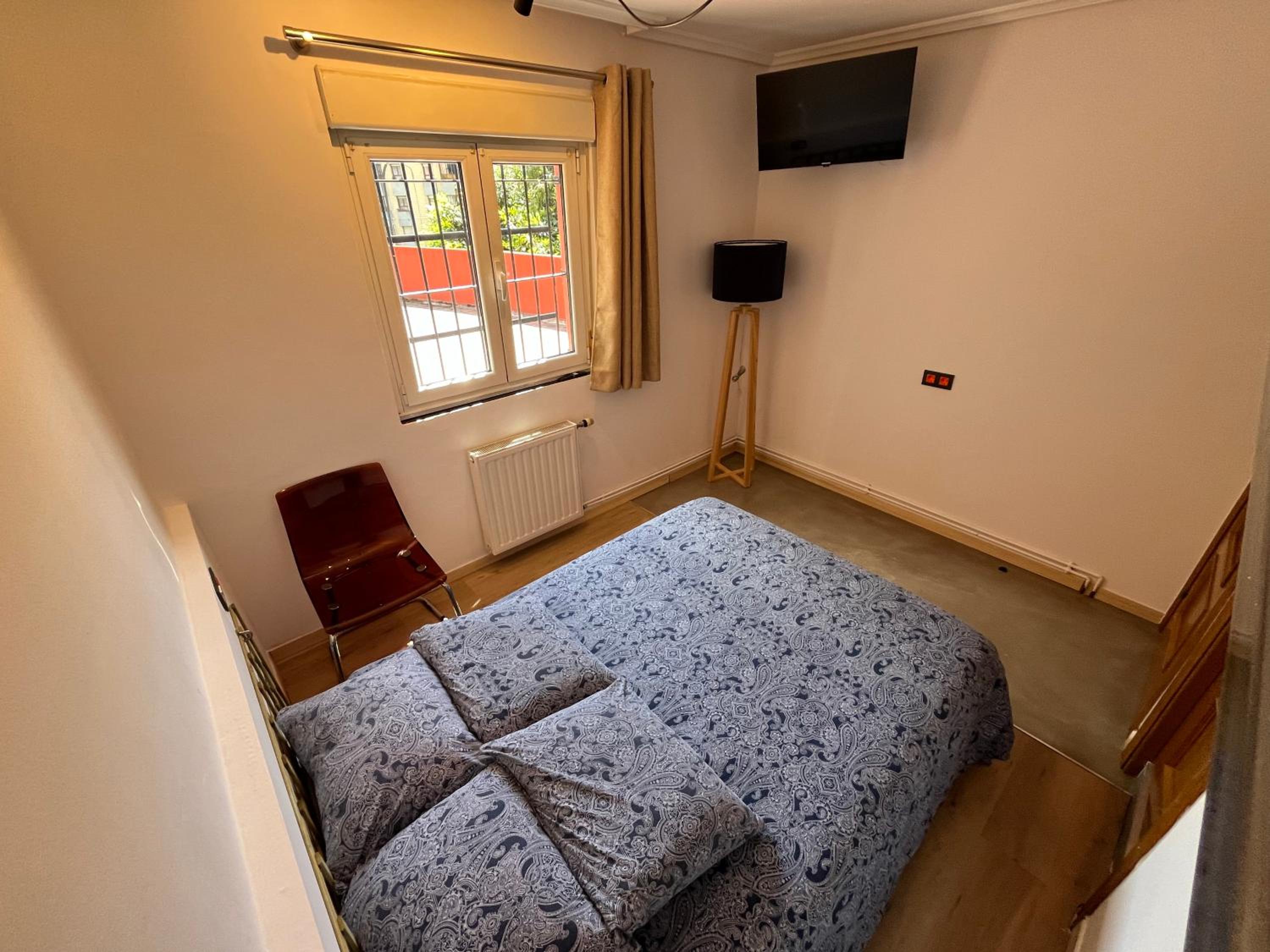 Double Room - Photo 6
