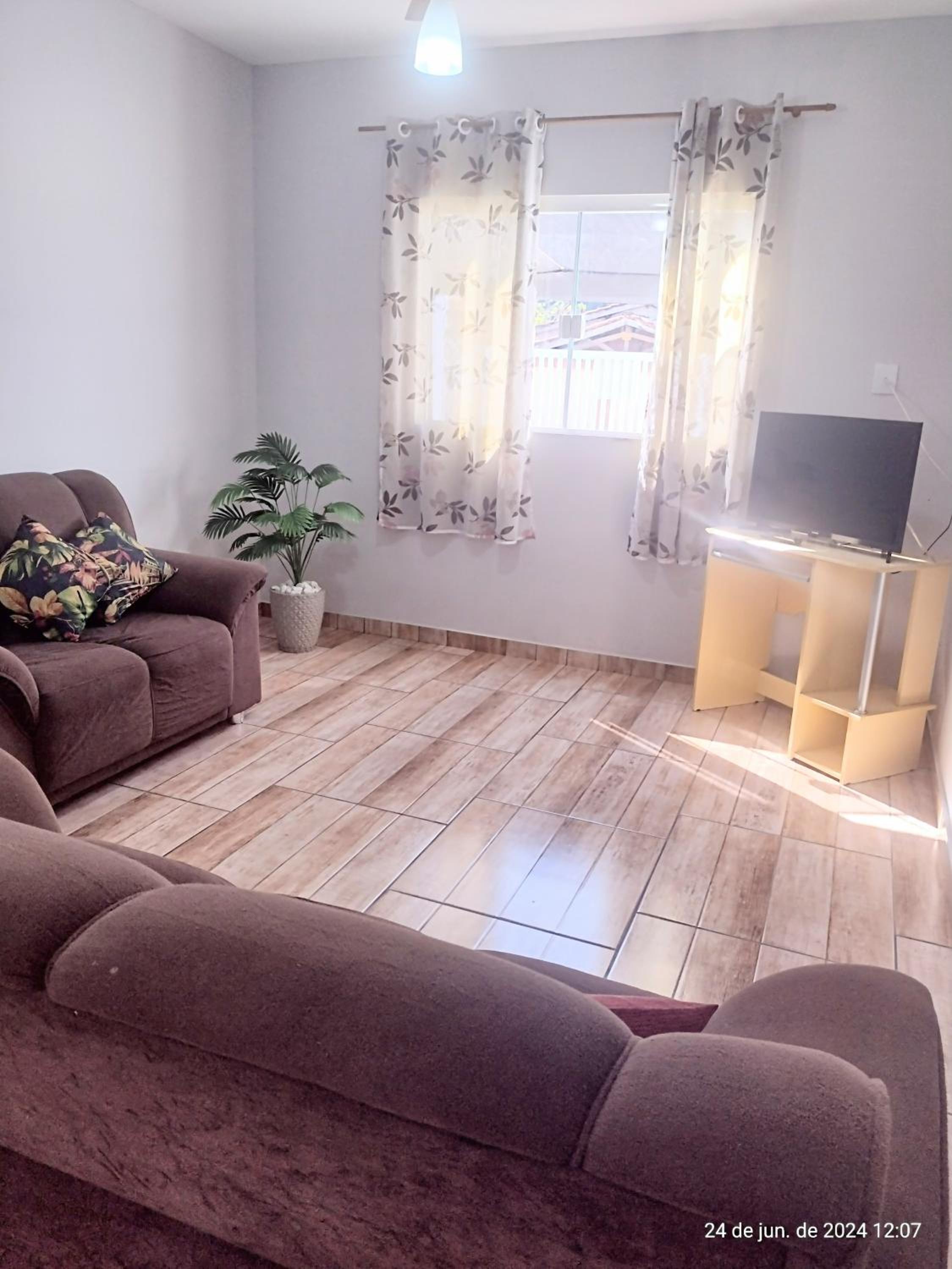 One-Bedroom House photo 1