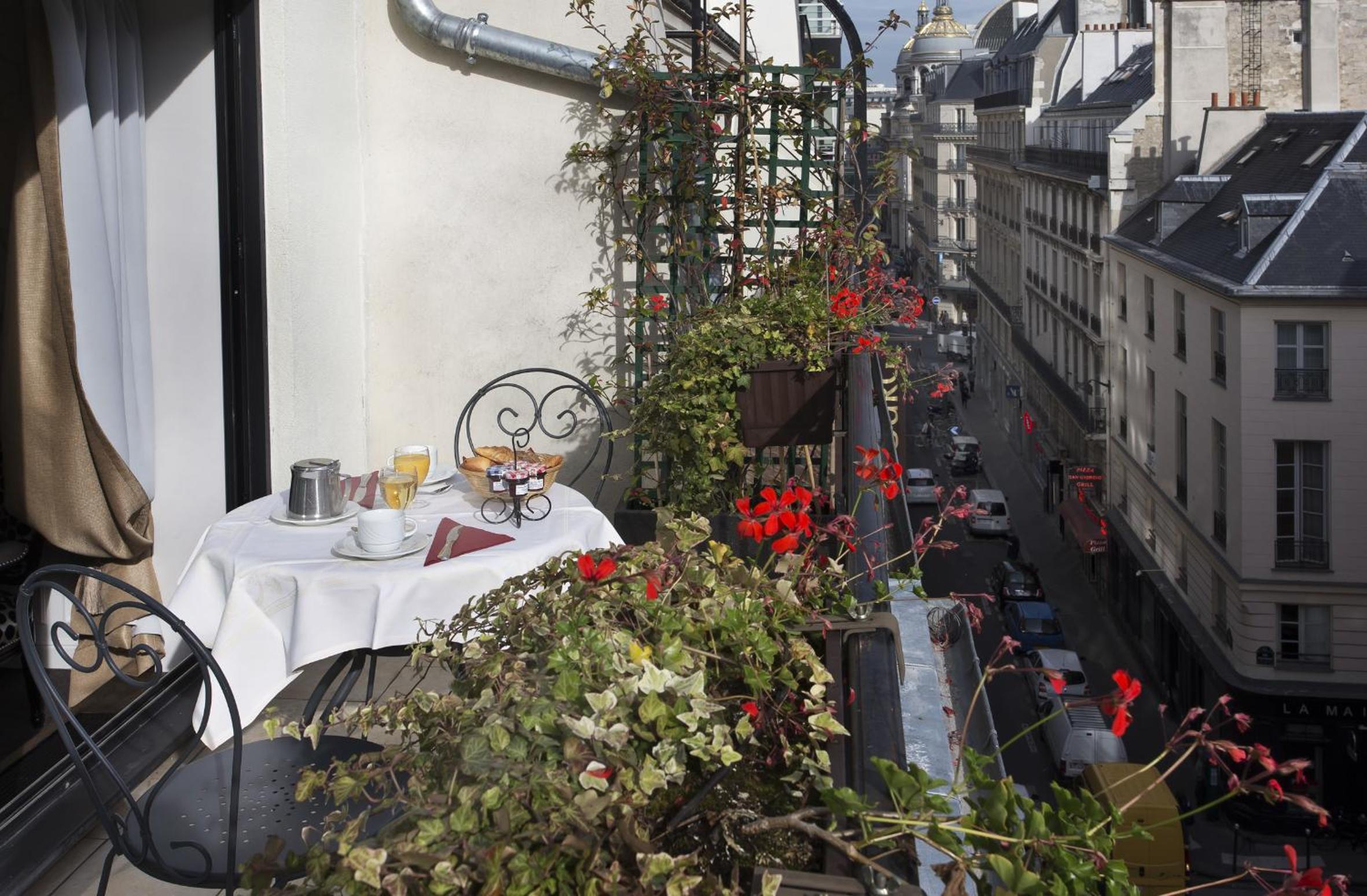 Deluxe Double or Twin Room with Terrace photo 2