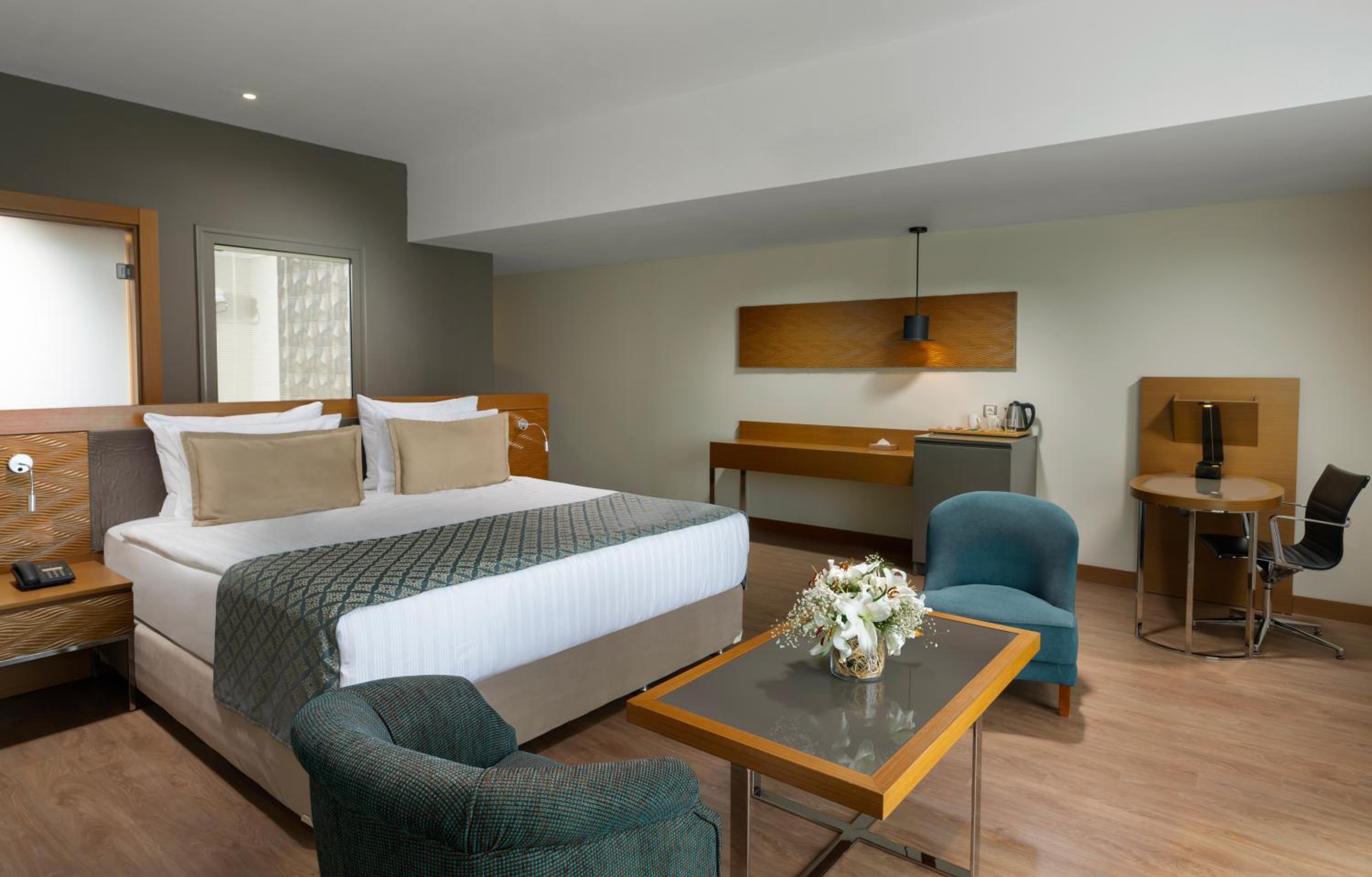 Deluxe Suite with Sea View